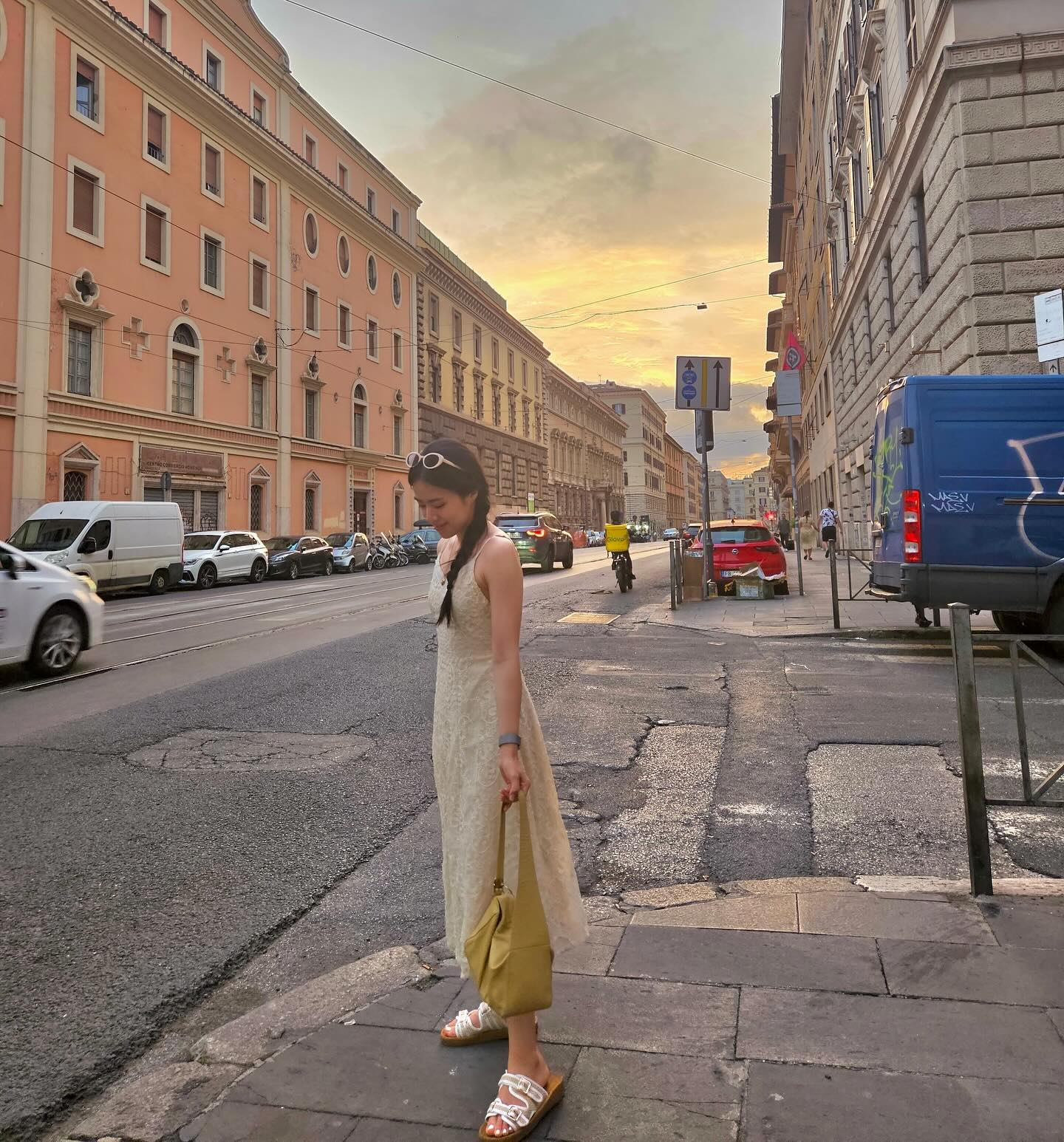넘나 재밌는 밀린 블로그 쓰기와 밀린 사진 정리🇮🇹 남부투어 끝나고 지쳐있다가 눈 번쩍 떠졌던 트러플 부팔라 치즈 못잊어..😛 

#로마 #이탈리아 #이탈리아신혼여행 #rome #italy #italyhoneymoon