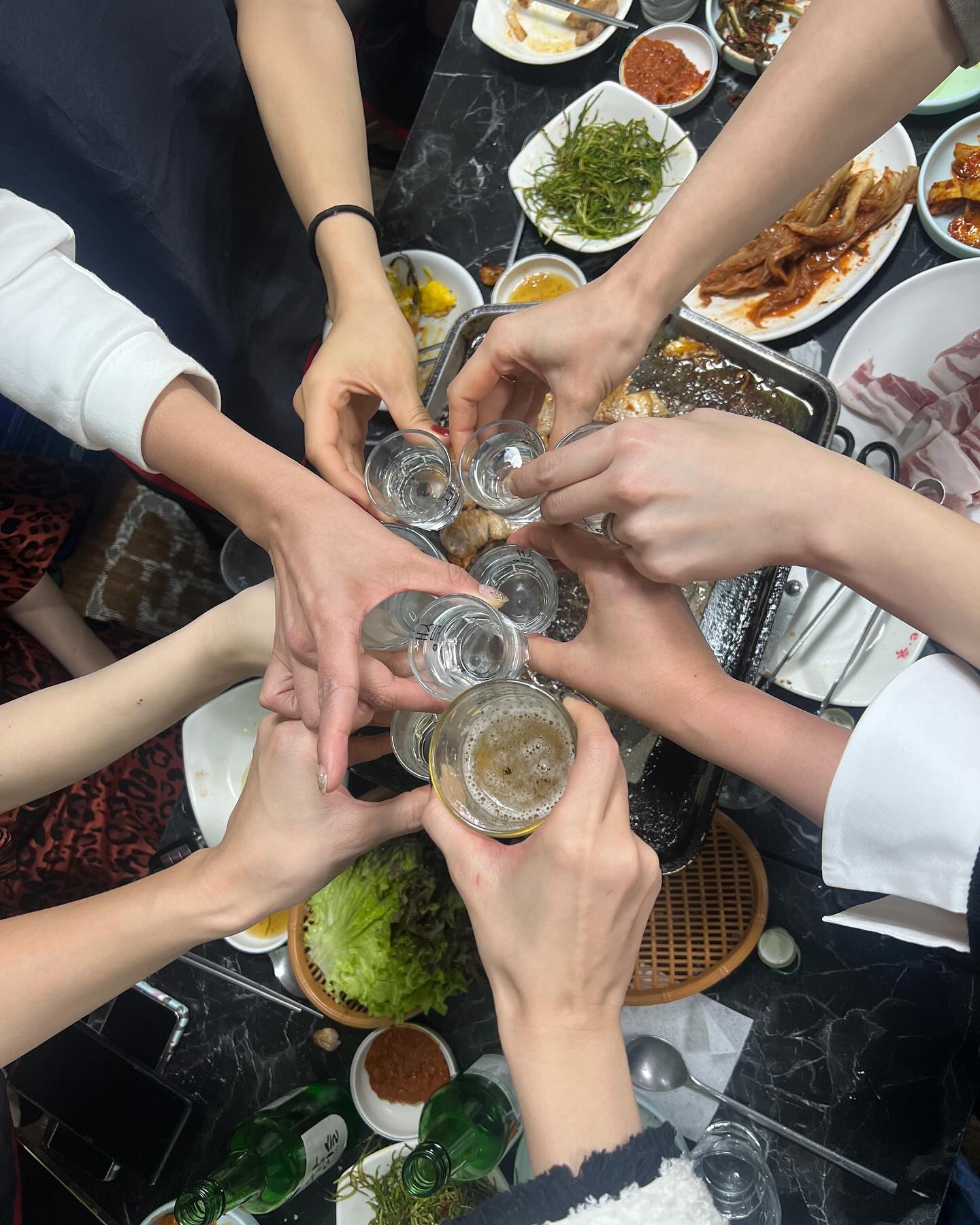 옷 거꾸로 입고 나간 날ㅋㅋ
언제나 그렇듯 너무 웃어서 주름은 얻었지만 햄볶았다 증말❤️

 #숙취는덤