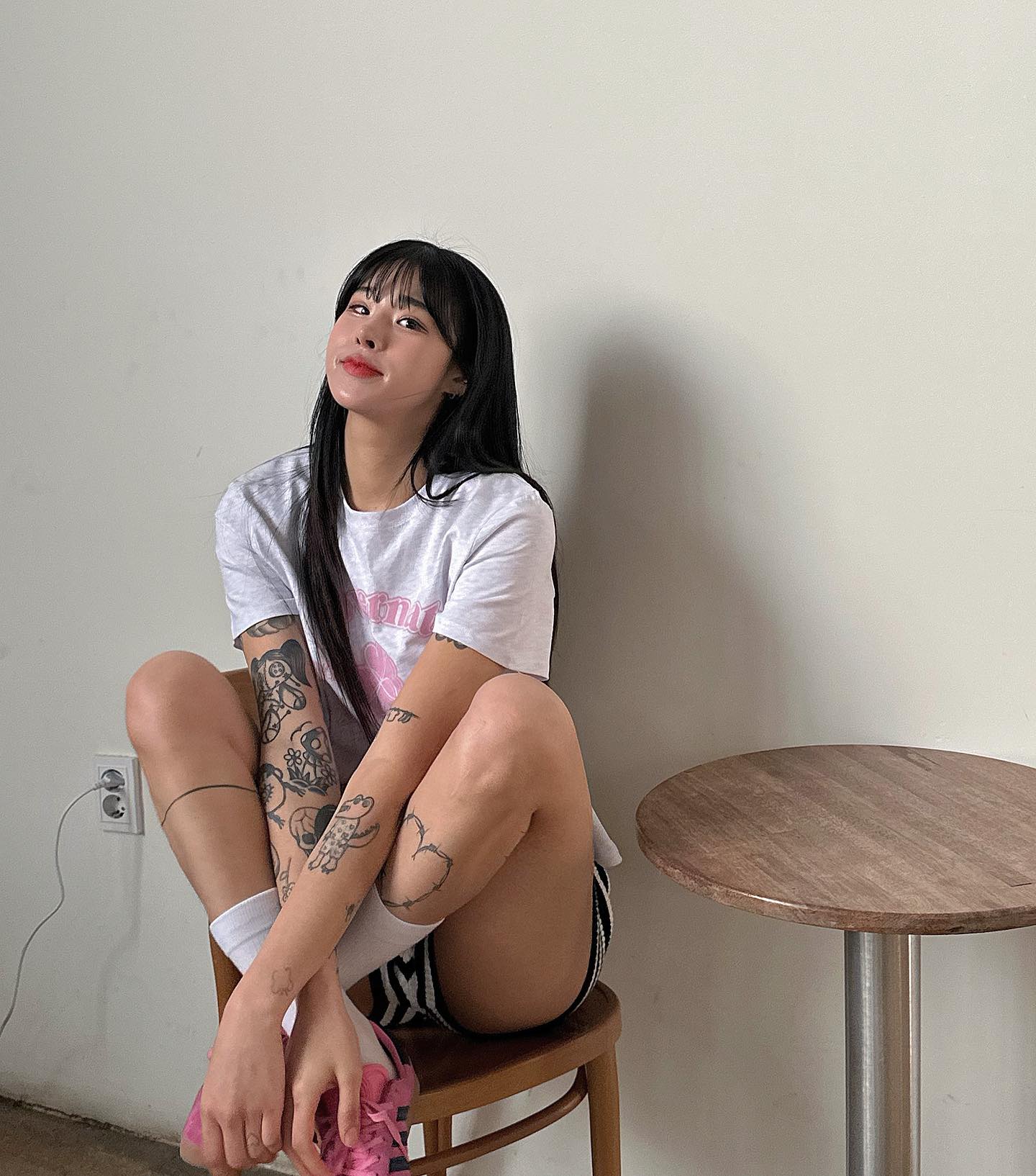 제품광고 covernat_woman covernat_ 
낮에는 더웡 🥵 #커버낫우먼 이랑 여름준비 해볼게요
#커버낫 #covernat #covernatwoman #클로버하트 #커버낫반팔티 #여자반팔티 #반팔티코디 #여름코디 #봄코디 #여름준비