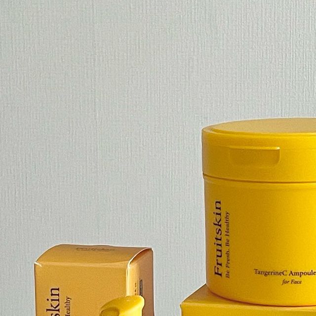 🧡 on Instagram: "#협찬 앰플 듬뿍먹은 탠저린C 앰플 패드와 속건조 케어에 좋은 비건 판테놀 앰플💛💛 노랑노랑한 패키지가 화장대에 뒀을때 화사해지는 매직✨ 둘다 비건제품으로 민감피