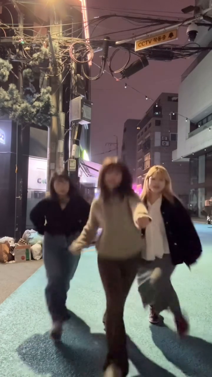 나랑 놀아주는 기여운 친구들
hyo_ni_0410 hyojoo_32