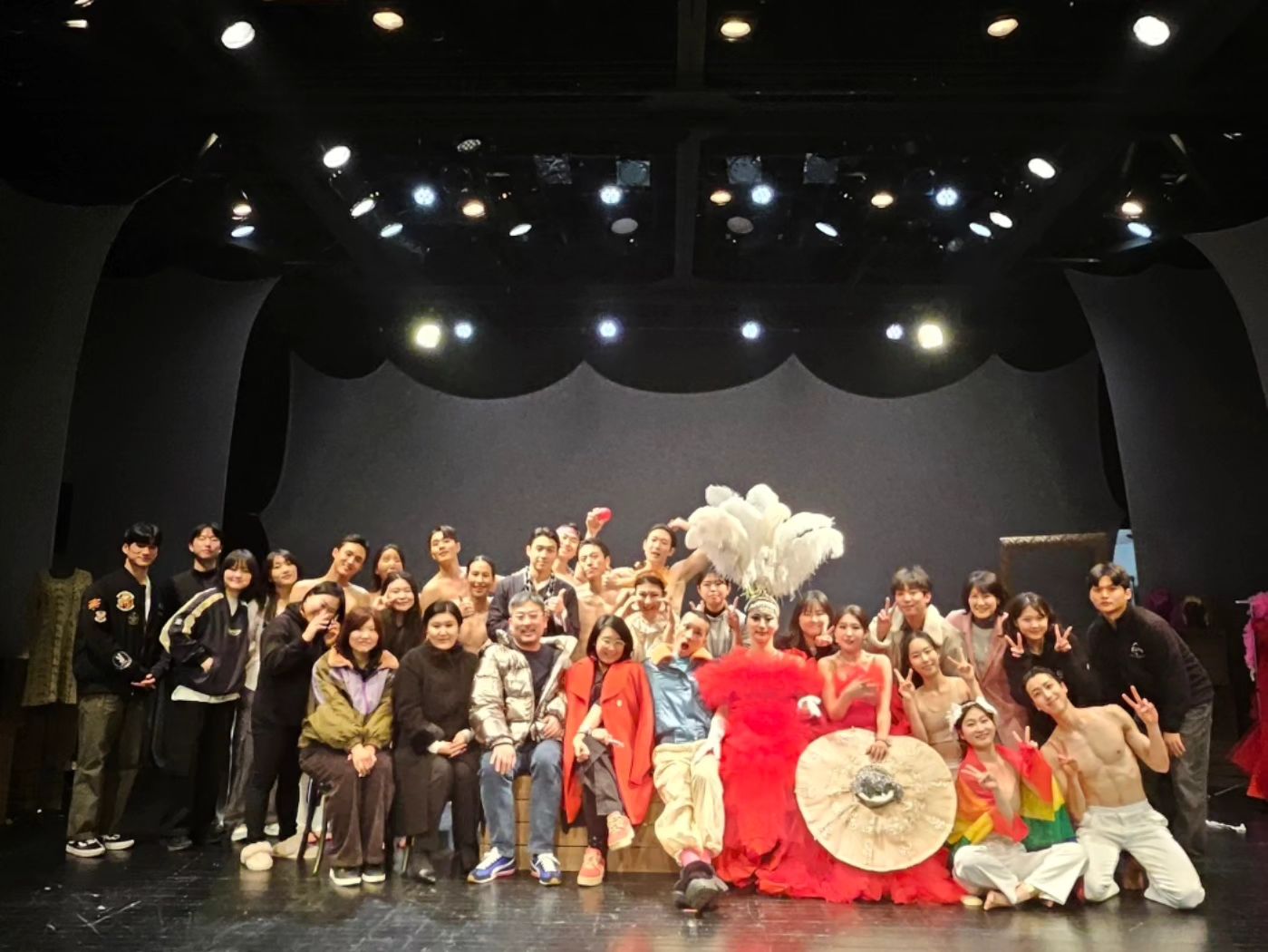 "13후르츠케이크" 함께 공연 할 수 있어서 너무 감사하고 즐거운 시간들 이었습니다❤️