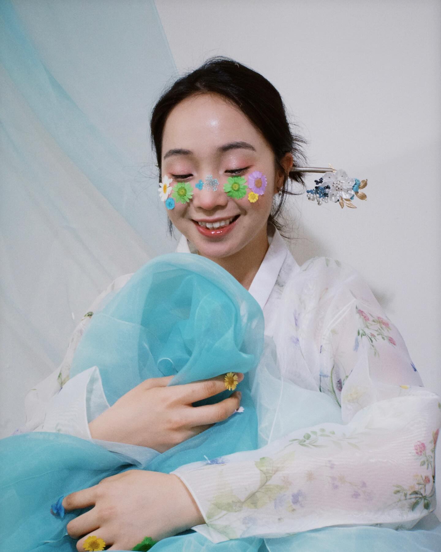 🌸🌼spring🌺🥀
📸💄💇🏻‍♀️ madeinhyeju