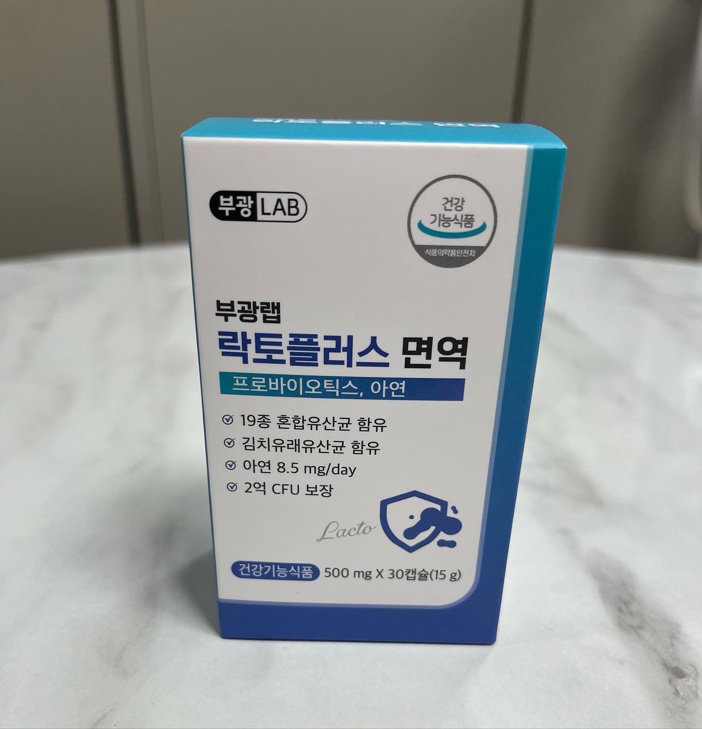 #광고 #부광LAB #락토플러스면역 #부광랩 #유산균캡슐 #캡슐유산균 #김치유래유산균 #부광유산균 #락토플러스 #알약유산균 #유산균알약 #면역유산균 #부광약품 #부광메디카 

부광LAB 락토플러스 면역 유산균 리뷰입니다:)

항상 위와 장이 예민한 저를 위해 부광LAB유산균을 먹어보게 되었어요
19종 혼합유산균으로 유산균 증식에 도움을 주는 프리미엄 유산균으로
특허유산균인 김치유래유산균도 들어있어 2억CFU보장되는 제품입니다.
거기에 아연 8.5mg도 함유 되어 있어요
간편하게 1일 1회 1캡슐 먹는거라 간편하게 먹을 수 있어서 좋네요.
꾸준히 먹어봐야겠어요!! ㅎㅎ