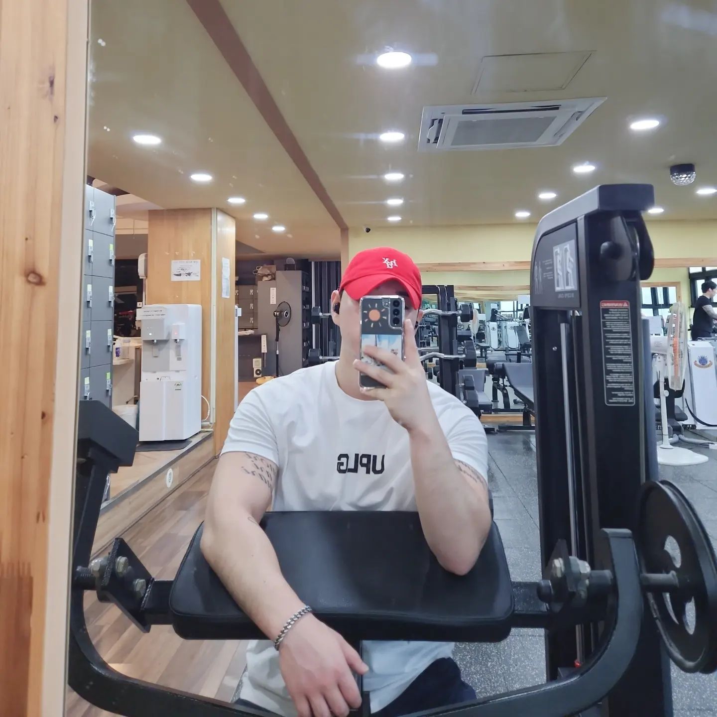 오운놘 하고 출근

#유피라운지, #유피크루, #유피크루15기 #UPLOUNGE #짐웨어 #UPLG

uplounge_official uplounge_life_official