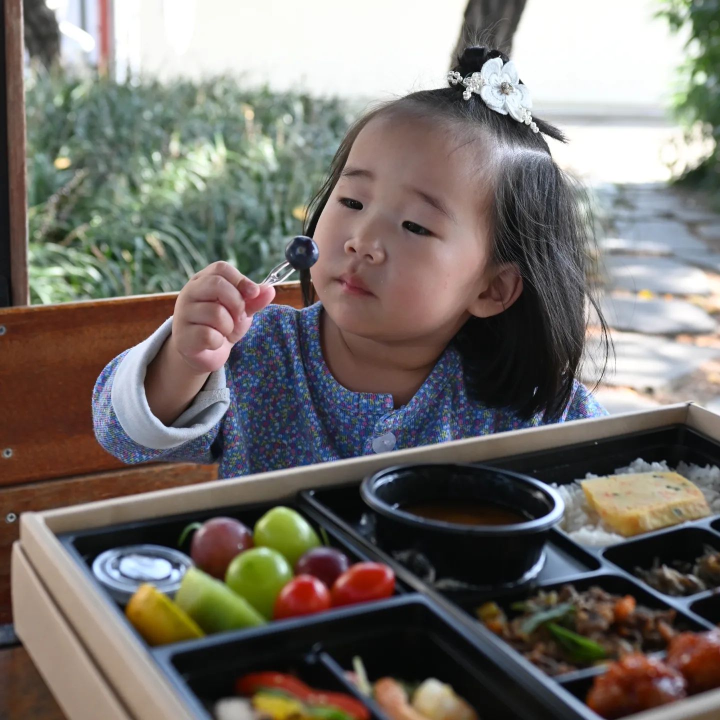 여행 떠나기 전 챙겨 온 #만만도시락
당일 제조한 수제 맞춤 도시락이라 그런지
웬만한 식당 가서 먹는 것보다 훨씬 맛있음👍🏻
⠀
반찬도 다양하고 디저트까지 포함돼있어
따로 이것저것 챙길 필요 없으니 너무 좋아~
심지어 입짧은 우리 딸도 너무 잘먹는 #울산맛집
⠀
만 원부터 최대 오만원까지 금액대에 맞게
원하는 대로 구성이 가능하고 수제 맞춤 도시락도 가능!
단체 주문, 세미나, 모임, 행사 도시락으로도 인기만점!
⠀
휴게소에서 만만 도시락 챙겨 먹고 여행 출발!
짐도 많은데 음식까지 바리바리 챙기지 말고
만만 도시락 하나로 준비하세요🩷
⠀
⠀
➰ 2016manman
⠀
min4809@naver.com
#울산도시락 #부산도시락 #밀양도시락
#양산도시락 #경주도시락 #김해도시락 #포항도시락
#창원도시락 #진해도시락 #여행도시락 #소풍도시락