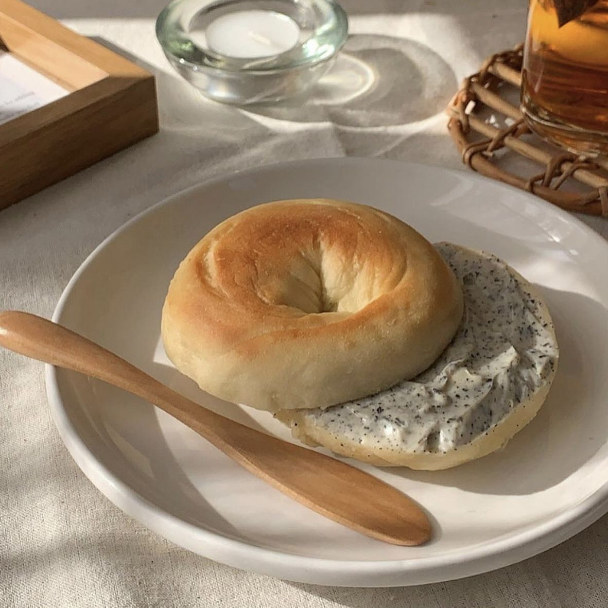 벌써 오늘이 일요일이라는 것에 
약간의 현타가 왔지만 빠르게 받아들이고 
일단 맛점 크크 🫢🥯