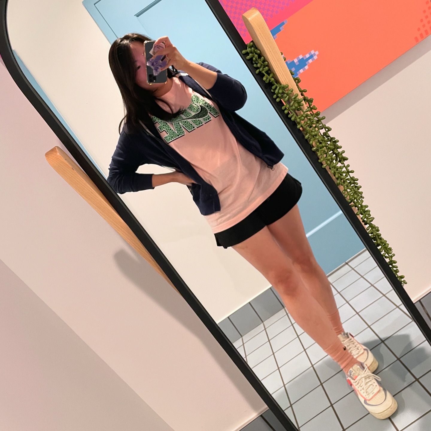 키 175 📏📐👣

로 만들어 주는 내 위워크 포토존 😉

하루 단위로 보면 내가 참 초라한데
주 단위, 월 단위 롱텀으로 보면 또 그럴듯 하다.

그러니 일희일비 하지 말고 앞으로 나아가자.

-

매일 아침 한국 시간에 맞추어 실적 확인하는 나 자신에 흠짓 놀라면서.. 그렇게~ 대표님들께는 하루 하루의 성적만 보지 말아라~ 해놓고는 내가 요 일주일간 그러함.

괜찮아 💪🏻

-

사진 오늘 아님 ㅎㅎ
오늘은 비 오고 선선해짐 ㅎㅎ