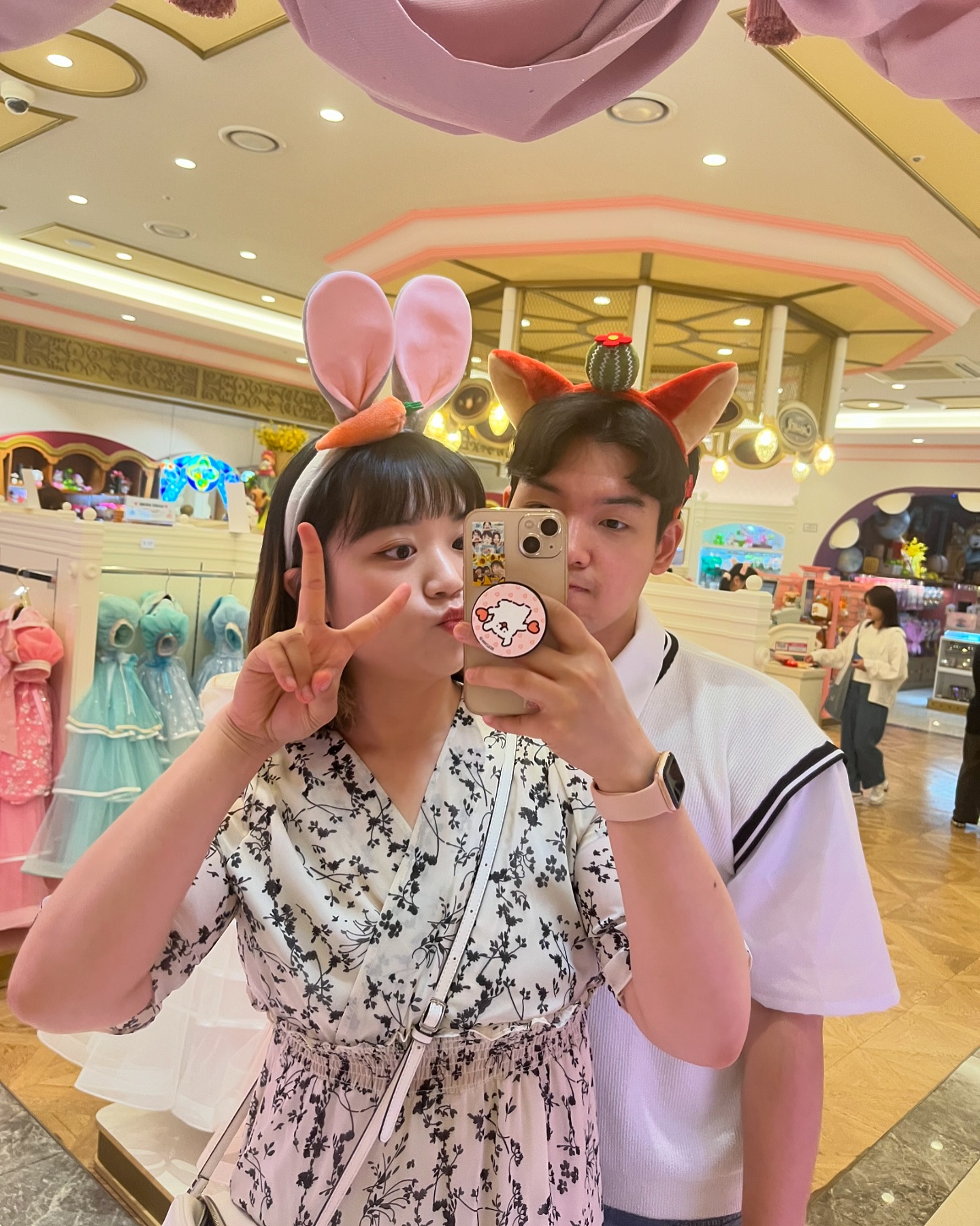 추억 생성 왈료 🐰🦊💕🫠
.
.
.
#럽스타그램 #1094일째 #연애중💕 #곧3주년 #연모바 #피곤 #🫠