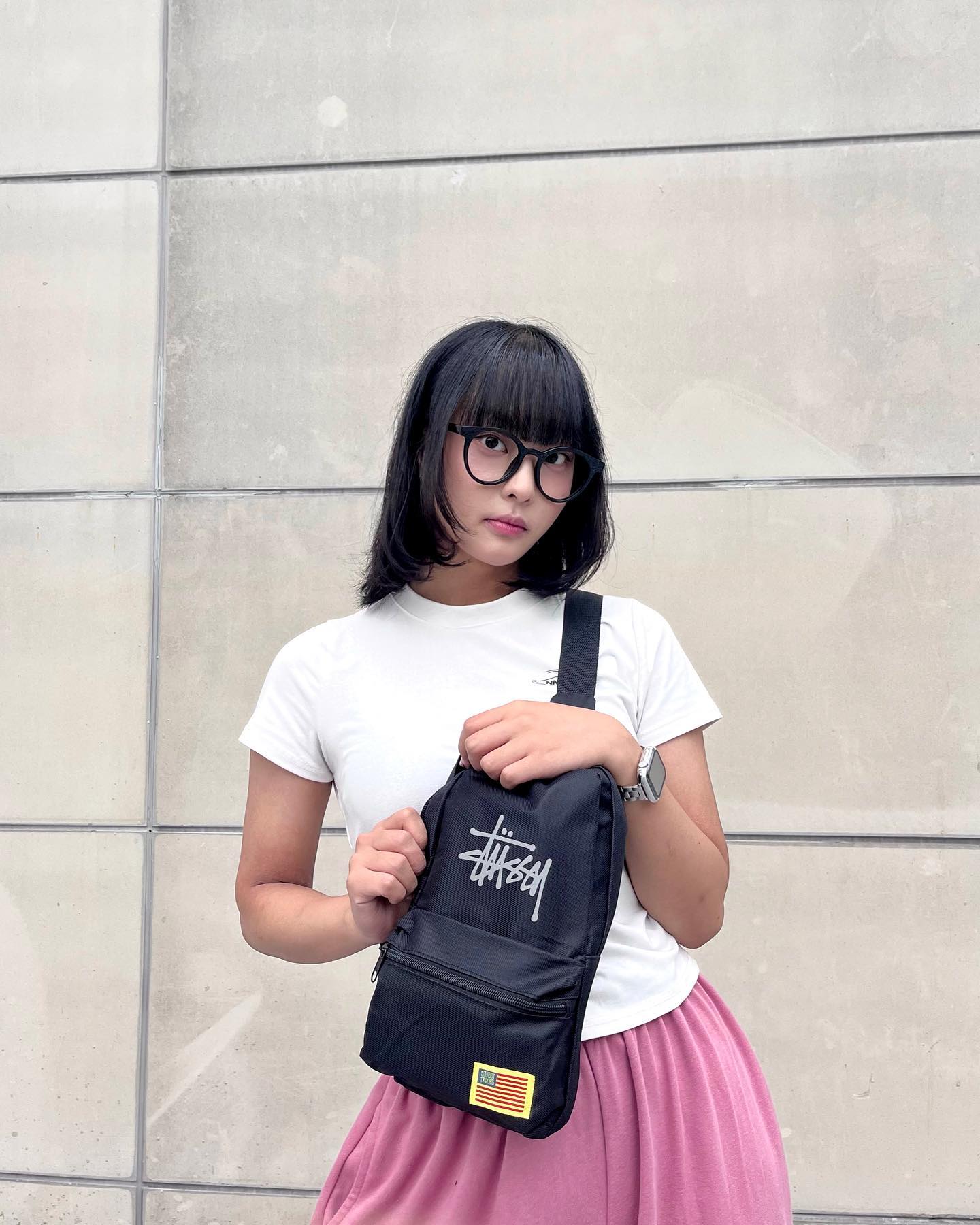 #협찬
데일리룩에 포인트 주기 좋은 스투시 바디백🤍
부담스럽지 않은 사이즈에 필요한 건 다 들어가는 실용성까지👏🏻

*현재 협찬받은 상품은 VIP, 잡지 부록의 한정판으로 제작된 상품입니다.
#제품협찬 #하이파더 #hifather #하이파더브랜드특가 #스투시바디백