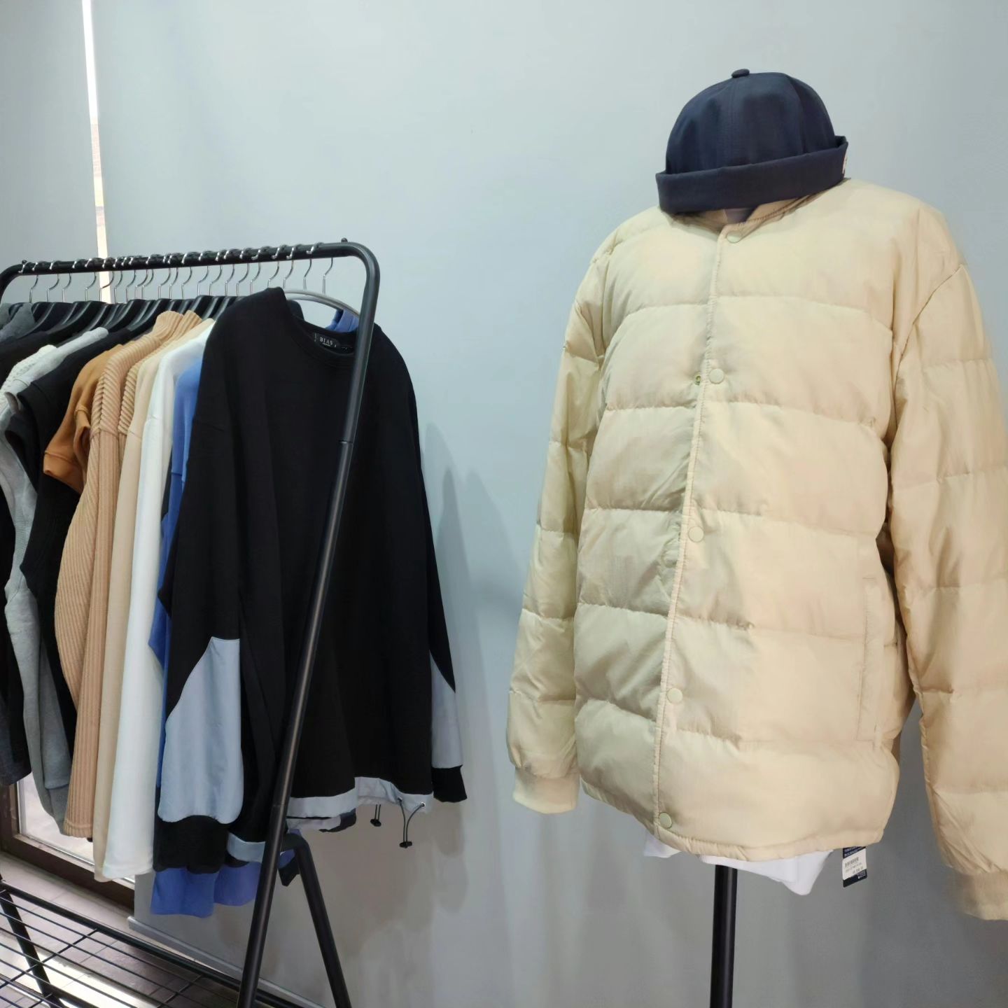 ✅️ 체형 상관없이 편하고 멋지게 입을 수 있는 트랜디한 패션 아이템이 가득한 광주 빅사이즈 옷가게 성지 빅픽

▶️ XL~5XL 다양하게 있는 사이즈
▶️무료수선, 무료배송
▶️연중무휴
▶️넓은 피팅룸

•빅사이즈 빅픽
•조대 정문에서 동명동 방항 도보 5분거리
•KT,동구청 도보 5분거리
•☎️0507-1330-9348
•매일 12:00 - 20:00

⭐️충장로랑 가까워서 가볍게 갔다가 맘에 드는 옷 있으면 사기 좋아요⭐️

💕스타일 좋은 옷만 있어서 남친룩 완성 쌉가능💕

#광주큰옷 #광주빅사이즈 #광주옷가게 #광주남성큰옷 #광주큰옷전문점 #광주빅사이즈옷 #동명동옷가게 #동명동큰옷 #광주빅픽 #동명동빅픽 #충장로옷가게 #충장로큰옷 #광주오버핏 #조대옷가게