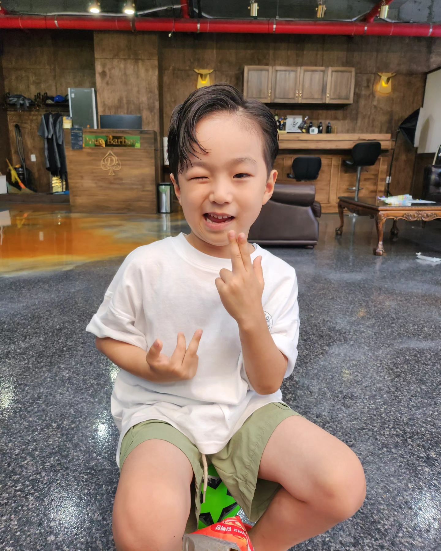 우리집 찡찡이
바버샵에서 멋지게 이발하기💚
.
.
.
#대구 #현풍 #바버샵 #현풍바버샵 #아기모델 #잘생긴아기 #대구바버샵 #셀카 #셀피 #selfie #셀스타그램 #selfitime #일상 #daily #데일리그램 #오오티디 #ootd #데일리룩 #dailylook #lifestyle #일상기록 #얼굴 #얼스타그램 #소통 #일상 #팔로우 #좋아요 #데일리 #daily #photography