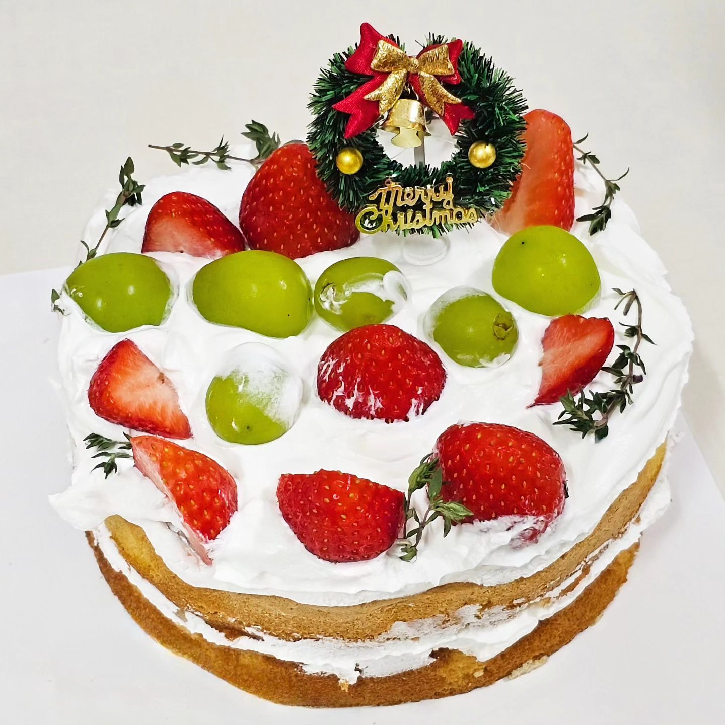 .
학교에서 만들어온 크리스마스 케이크..🍰🎄
.
.
.
.
.
#직접만든 #크리스마스케이크 #엉망진창 #그래도예쁘다