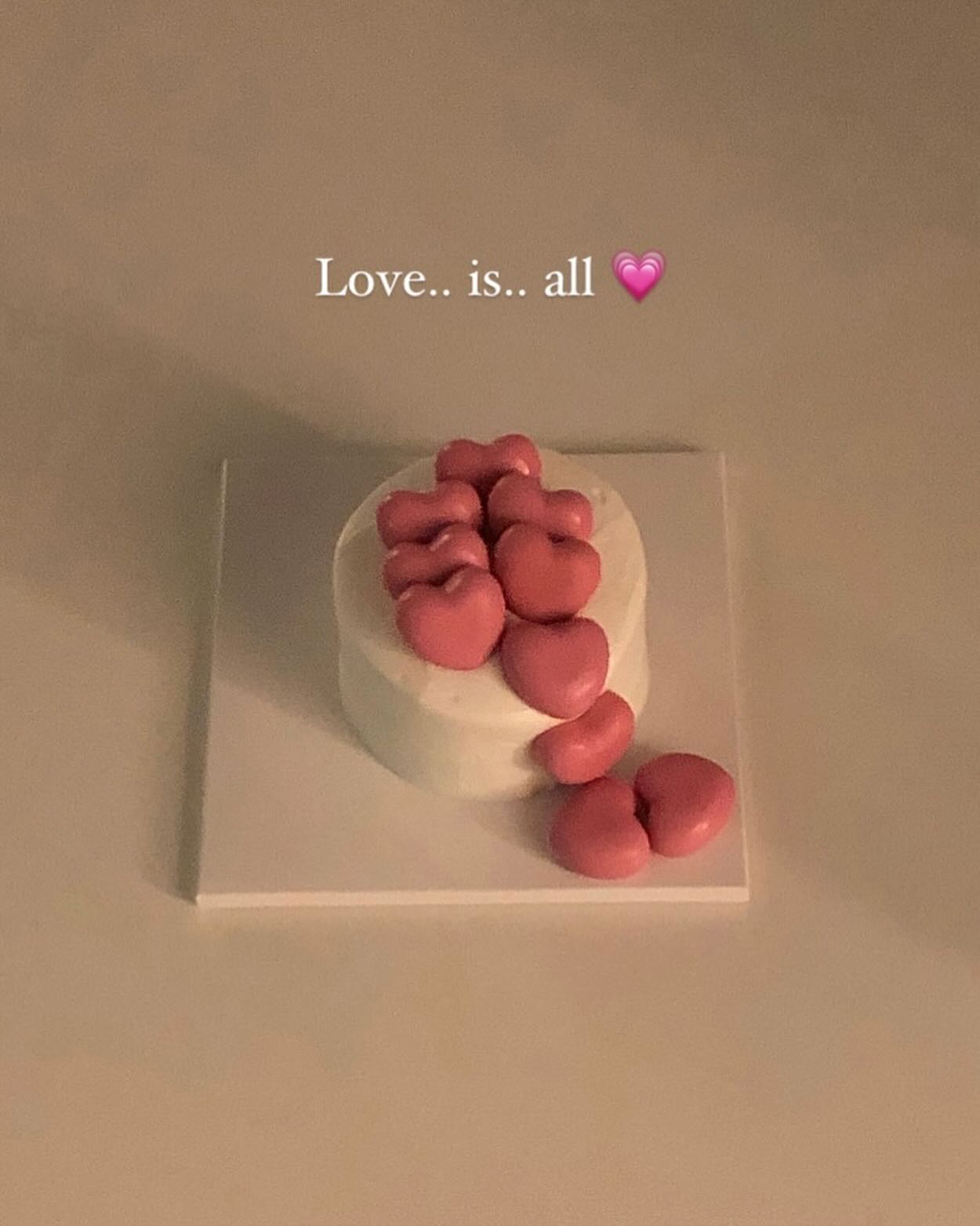 특별한 화이트데이 만들어준 케이크 🫧 🎀 💗