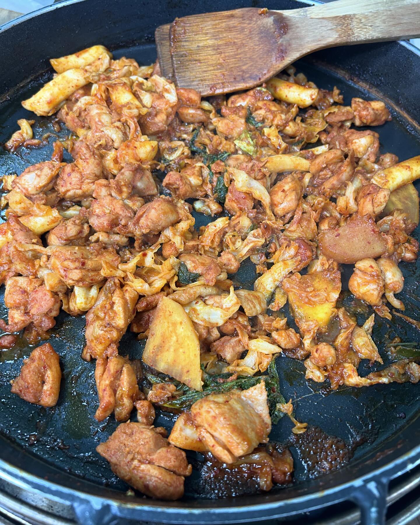 기분 안조아 급 만남으로 묵었는데
배부르니 기분 더 안조아짐 ㅜㅜ
이래저래 짜증 한바가지

꼴보기 시르다 징짜

2024.8.18일

#썩물러가지못할까