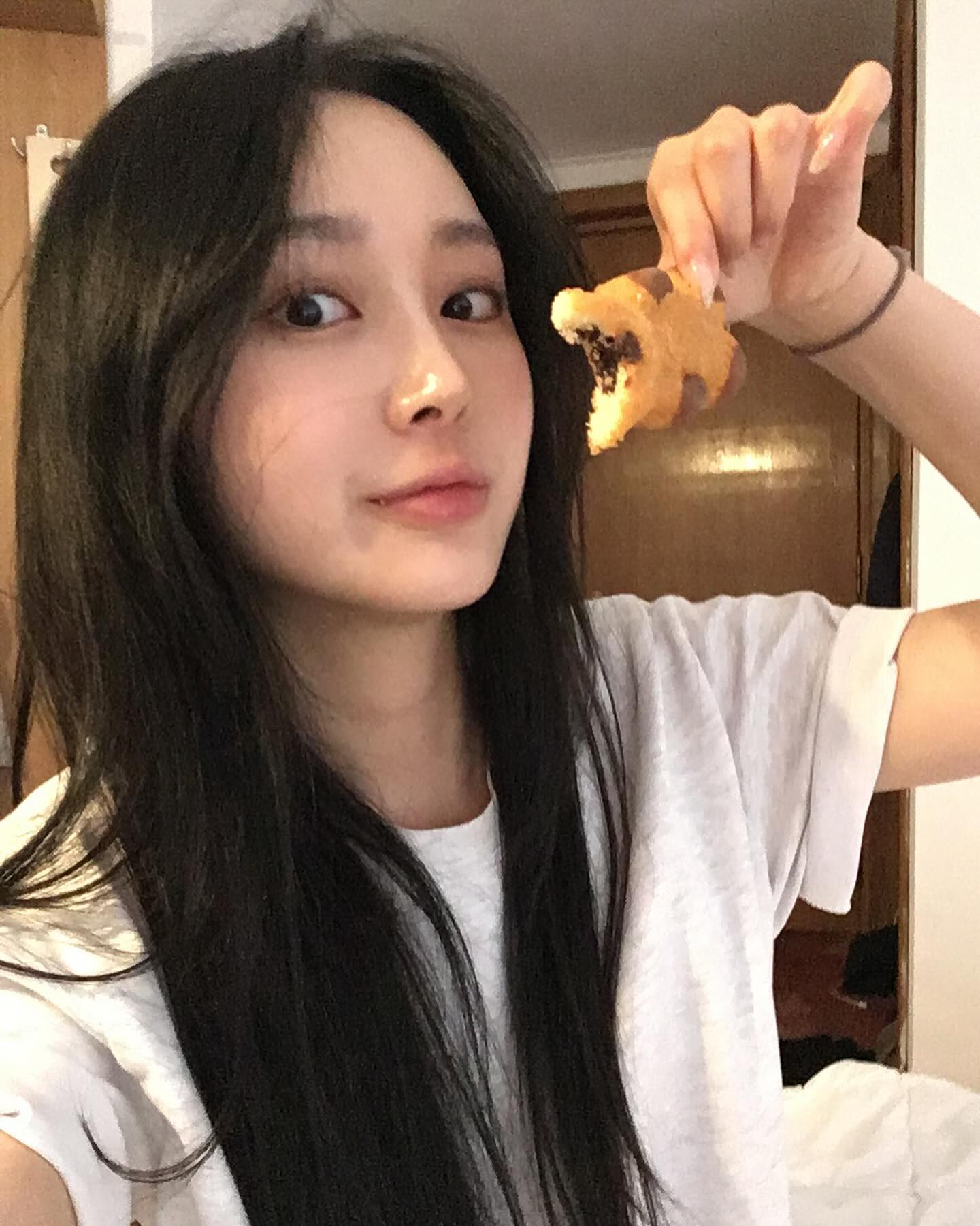 빵 맛집 루마니아
.
.
.
#フォロバ#フォロー#いないいな返 #相互フォロー #좋아요테러 #좋아요반사 #팔로우 #맞팔환영 #맞팔 #선팔하면맞팔 #선팔맞팔#좋반 #좋아요 #맞팔해요 #선팔 #follow4like #fff #followforfollowback #likeforlikes #like4follow #lf4 #f4f #l4l #ootd #다렉 #21살 #04 #일상 #데일리