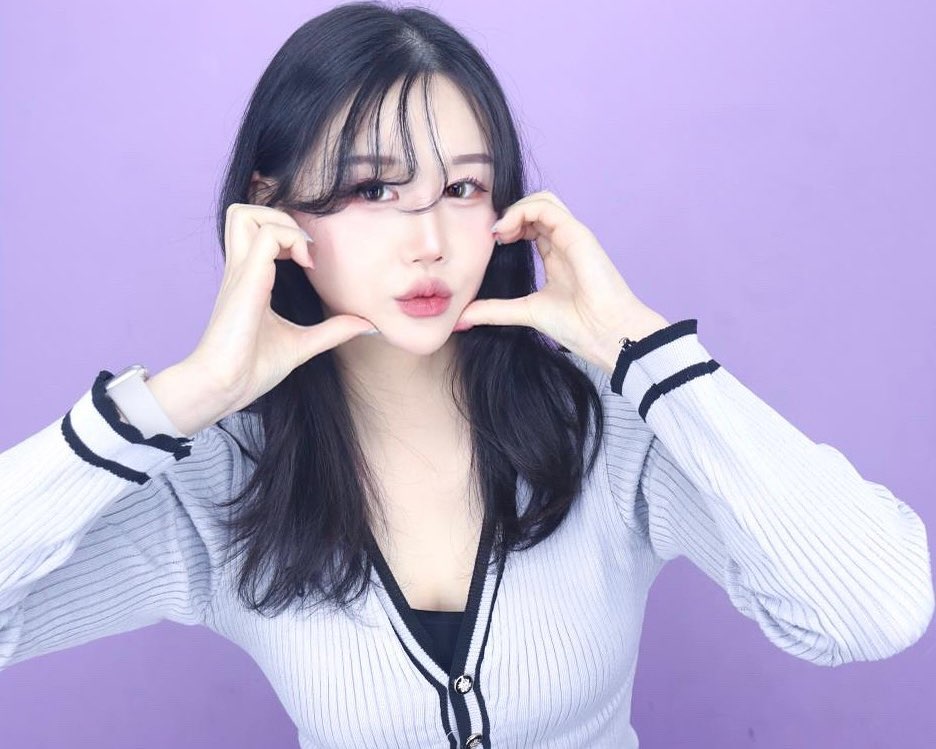 하트 뿅 💗
-
#02년생 #01년생 #훈녀 #셀카

#선팔 #맞팔 #선팔하면맞팔 #22살 #21살 #23살 #20살 #좋반 #팔로우미 #좋아요반사 #소통 #인친 #일상  #셀스타그램  #03년생 #04년생 #lfl #lb #likeforlikes
