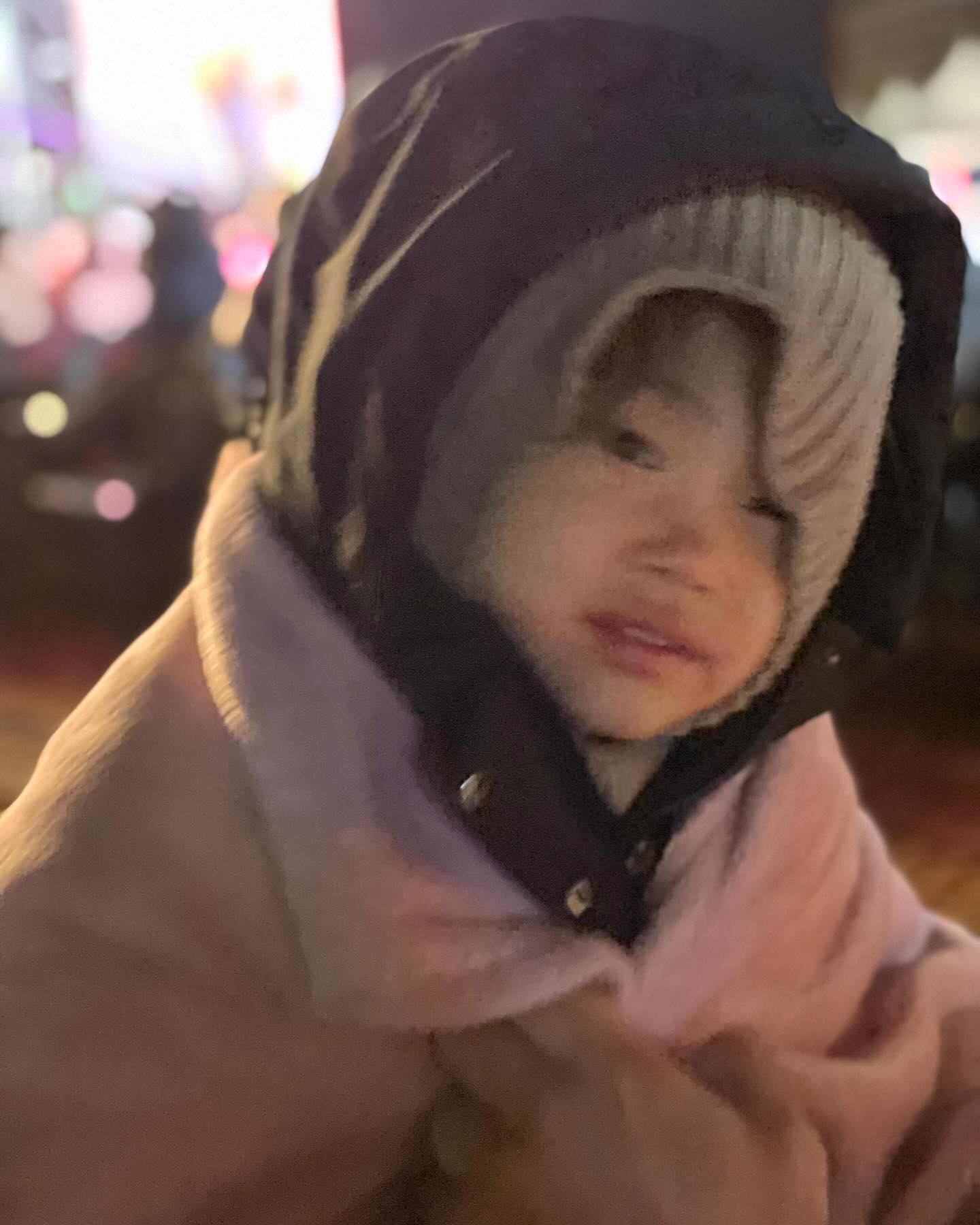 사랑스러운 나의 나비⠀
11월17일⠀
할머니 원픽 이찬원보러갔다가⠀
엄마는 원슈타인이랑 바다보고🫶🏻⠀
나비는 엄마가 만들어간 오뎅탕흡입❤️⠀