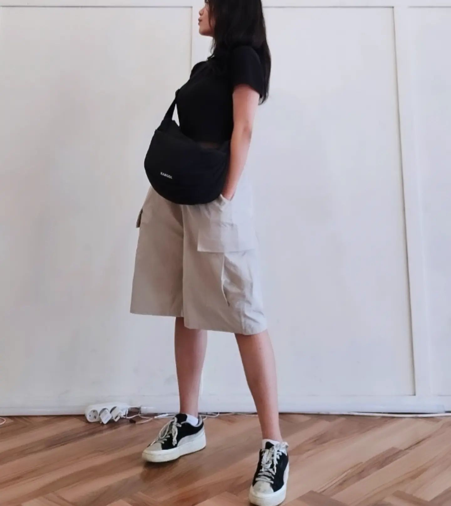 캐주얼하면서도 스타일리쉬하게 연출할 수 있는 
라운드 쉐입의“캉골 에센셜 레트로코어 경량 호보백”,
원단 내에 솜 패디드가 있어
모양 흐트러짐 없이 오래 착용할 수 있어 
휘뚜루 마뚜루 메기 넘 좋을 것 같아용! 

#캉골 #캉골가방 #가방추천 #캉골레트로코어 #크로스백
#협찬 #태그바이