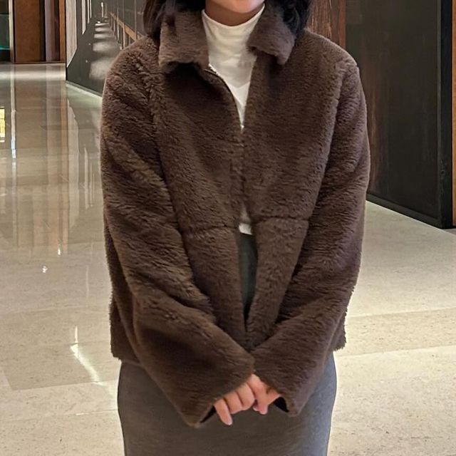  순덕이 on Instagram: "#광고 
.
.
.
@marun5_official 에서 제공받은 히트터치 터틀넥 반폴라 모크넥 티셔츠
.
🧣소재가 부드러워서 피부에 자극없고 이너로도 단품으로도 입을 수 있는 목폴라 티셔츠에요. 
.
🔥 S M L 사이즈로 구분되어 있으며 저는 S사이즈 화이트 색상을 착용해봤습니다-! 
.
🔥추울때에도 단품으로 착용해봤는데 발열내의라 그런지 일반 티셔츠 보다는 따듯하게 느껴졌어요-! 
.
.
.
#스포츠브라 #스무브 #마른파이브 #marun5 #마른5 #집업스포츠브라 #짚업스포츠브라 #운동브라 #헬스브라 #컨트롤집업 #집업브라 #운동브라 #히트텍 #목폴라 #니트"