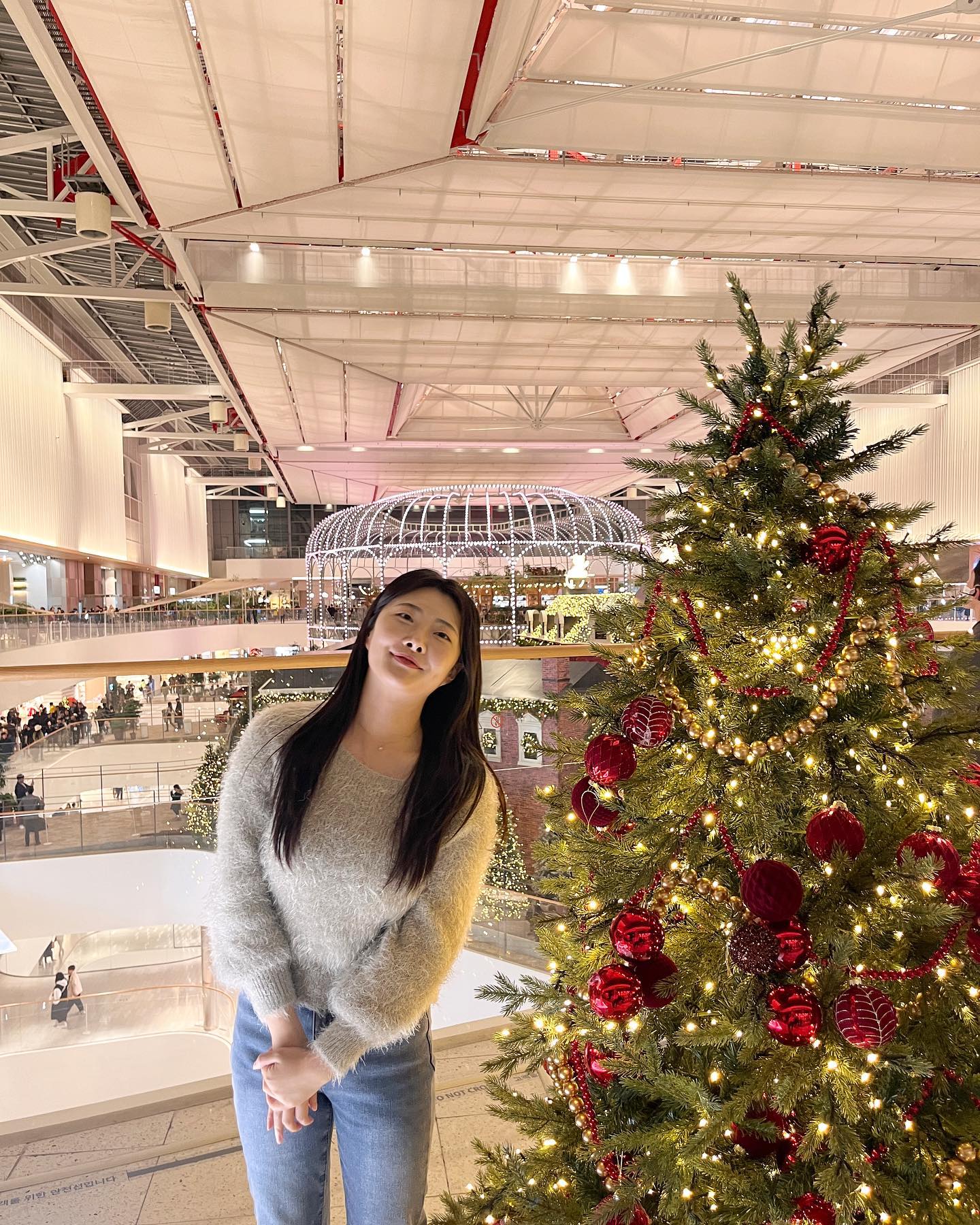 날씨가 너무 추워진 오늘❄️
오들오들 너무 춥지만 트리 보면 마음이 포근해지는게 겨울의 매력인가🎄

다들 감기 조심하셔유🧡