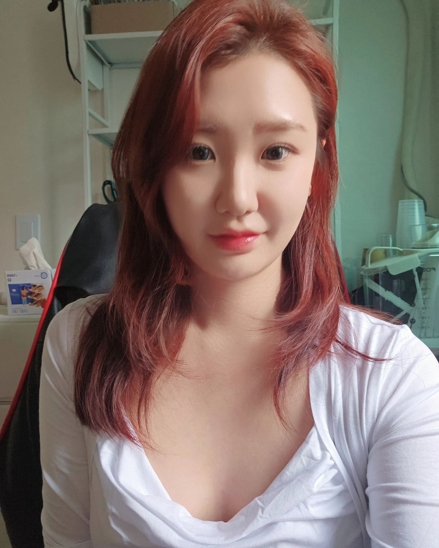 샵가서 헤메 받았는데 네추럴한걸 원해서 그런지 내가 한 거랑 큰 차이는 없었다. 태어나서 속눈썹 처음 붙혀봐서 조금 설렜움.
왜 받았냐면?
그냥! ㅋㅋㅋㅋㅋ