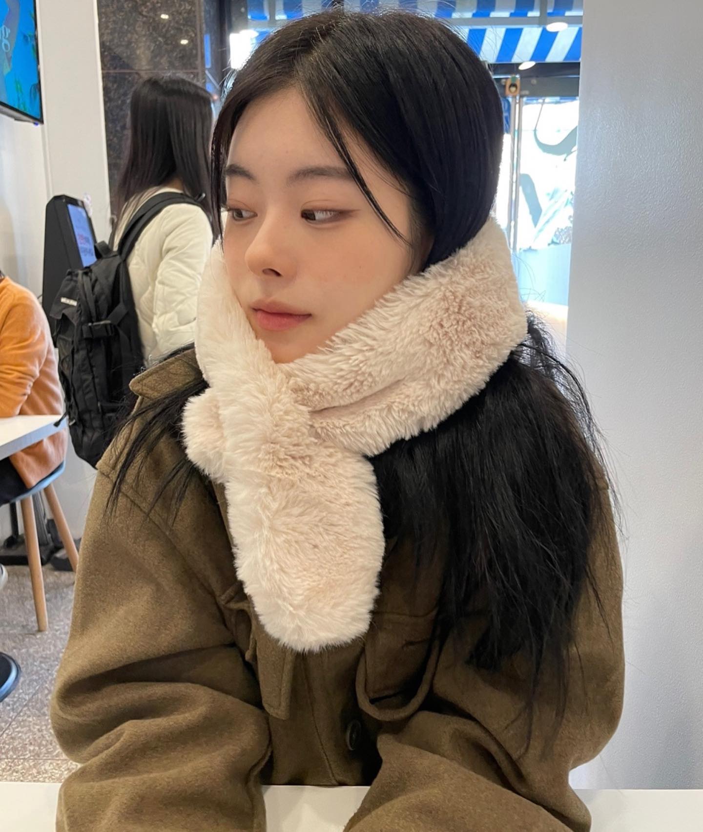여친짤 (?) 이라고 해도 될까요

#여친짤 #여친룩 #가을네일 #가을 #목도리 #오오티디 #가을코디 #겨울코디 #ootd #lb #lblb #데일리 #데일리코디 #미니멀룩 #fashion