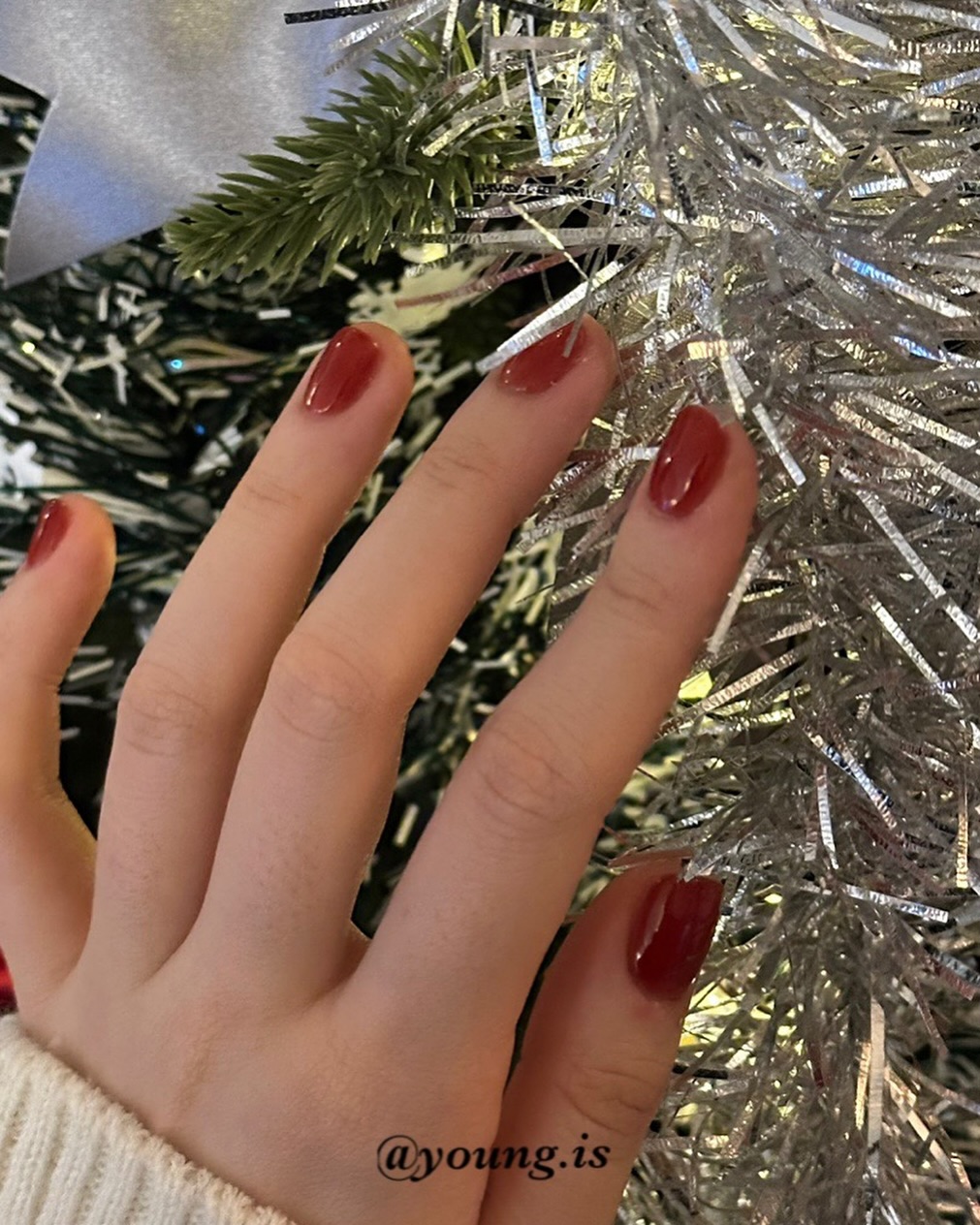 예뽀리 인증샷🎄

#크리스마스네일 
충분한 상담 후 시술 들어갑니다💙
.
➰01028766350 / 프로필 오픈채팅 문의
➰부산 북구 와석장터로 6-11 영네일
.
.
➰예약문의
•날짜/요일,시간
•젤 제거 유/무
•손 or 발 젤네일/아트
•핸드폰번호

➰문제성발톱관리 
.
.
.
#화명동
#화명동네일 
#화명동네일샵
#화명동영네일 
#화명영네일 
#화명동발관리
#화명동문제성발