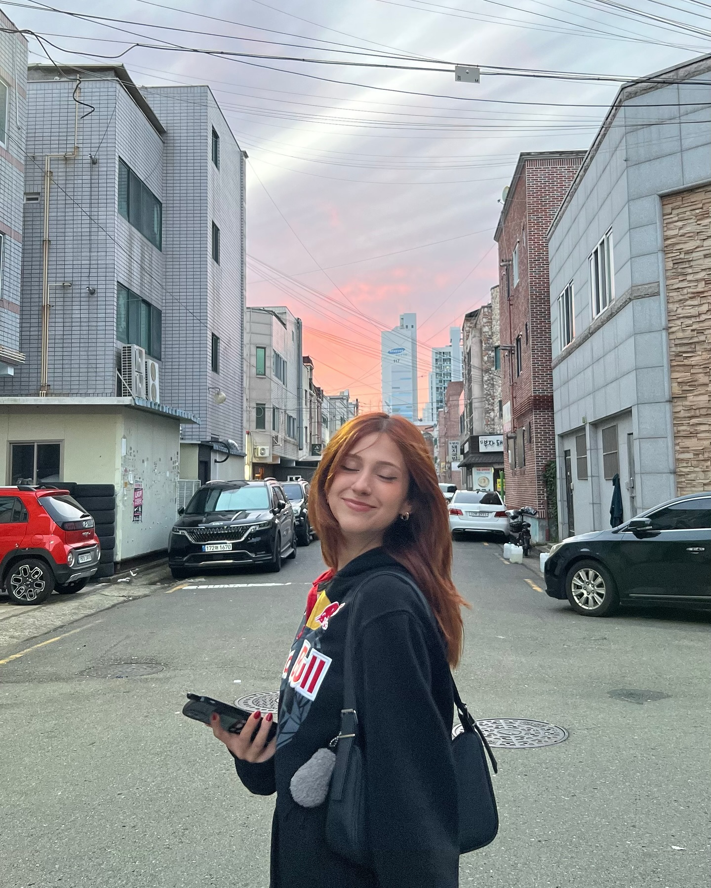 동네 한 바퀴 돌다가 하늘 보니까, 그냥 행복이 이렇게 쉬운 거였네. 지금 이 순간이 젤 고마워 🌄