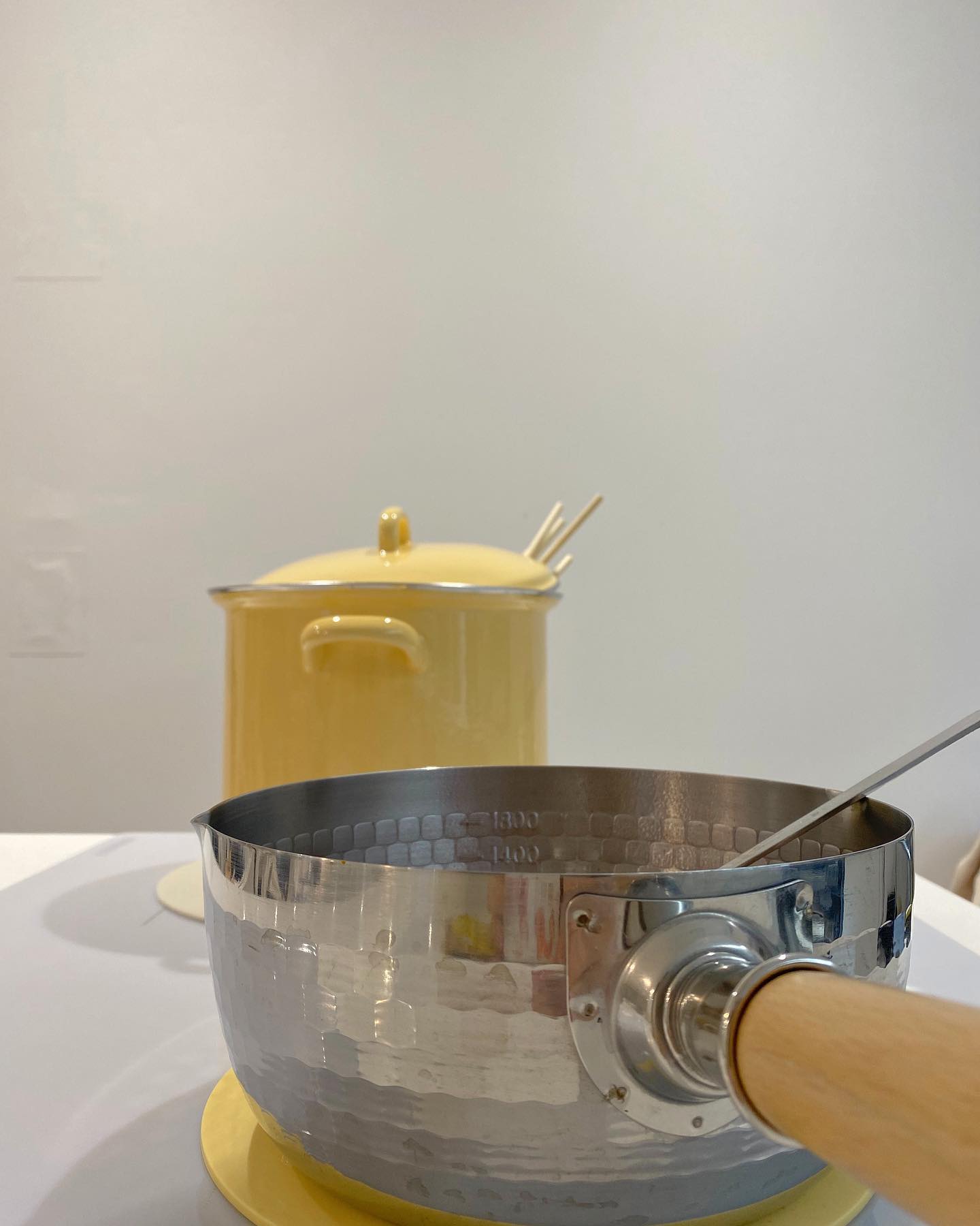 🥣
어묵꼬지 물떡꼬지 쭈꾸미볶음
그리고 반숙후라이까지 부쳐 불금식탁 간단히 완성,
계란후라이 덮은 밥에 매운쭈꾸미볶음 올려 슥슥 비비고
시원한 꼬지어묵탕 궁물 호로록 🫧
스트레스 녹아내리며 세상 행복해지는 시간 🤍
.
.
.
.
#일상 
#퇴근후 
#쭈꾸미볶음 
#꼬지어묵탕