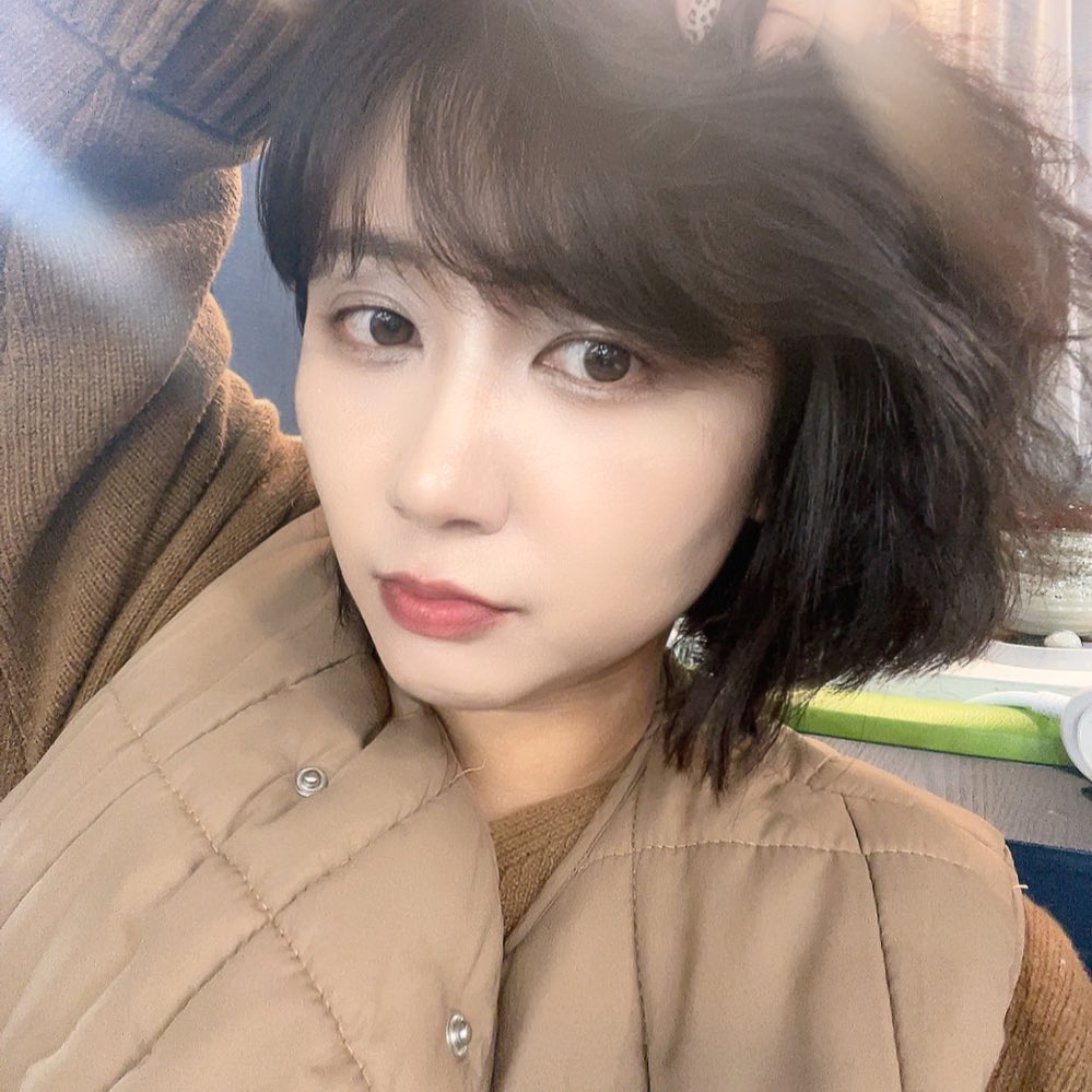 ,
머리카락이 개 엉망이네유 Ｏ(≧▽≦)Ｏ
염색할까? ㅡ🤣🤣
면접이후 초초초 풀화장하고다님 ㅡ젠장

🤬 개3say크느냔ㄴ
🤬쒸투자카점ㅎ커오냬저벚 ㅋㅋㅋㅋㅋ
.
#아이폰13 #아이폰13promax #아이폰카메라 #아이폰 #투아들맘 #투아들맘일상 #일상 #데일리 #팔로우 #팔로워 #주부 #맞팔 #선팔 #셀피 #일상 #좋튀 #좋반
