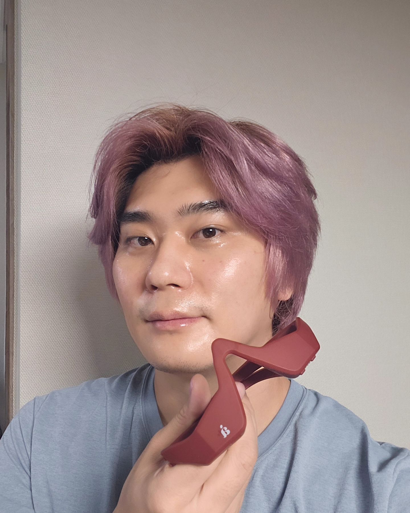 #협찬

사용해보고 맘에 들었던 제품
새호 출시된 신제품이 너무 탐났던

얼라인랩 리프핏 아이 레드

눈밑지방과 다크서클로 칙칙해보이는 사람😑
눈가주름으로 눈가관이에 관심이 많은 사람🫥
나같은 사람을 위해 만들어진 얼라인랩 리프핏 아이😶‍🌫️

미세전류 마사지와 초당 1000회 리프팅까지 가능한
하루 10분 EMS 관리와
Red LED로 다크서클 관리까지 한번에 가능한 뷰티디바이스 😍🤩

어제보다 더 나은 나를 위한 시작,
나를 위한 기능 즁심 브랜드 얼라인랩에서 만든 제품😚

기존보다 2배 강력해진 EMS 강도와
매룓있는 새로운 시그니처 컬러로
인체공학적인 디자인으로 얼굴에 딱 맞고 편안한 착용감을위해
새로 출시된 2세대 리프핏 아이! 🤩🤩

한번 써보면 절대 포기 못하는 제품으로
눈가 관리위해서 강추하는 제품이예요~!

저는 엄마가 써보고 탐내서 드려야 한다는 건 안비밀~🤫

#얼라인핏 #리프핏아이 #얼라인랩리프핏아이 #눈밑꺼짐 #눈마사지기 #EMS마사지기 #눈밑마서지기 #아이백 #눈가마사지기 #눈가탄력 #눈가주름 #다크서클 #눈가관리 #칙칙함개선 #광고 alignlab