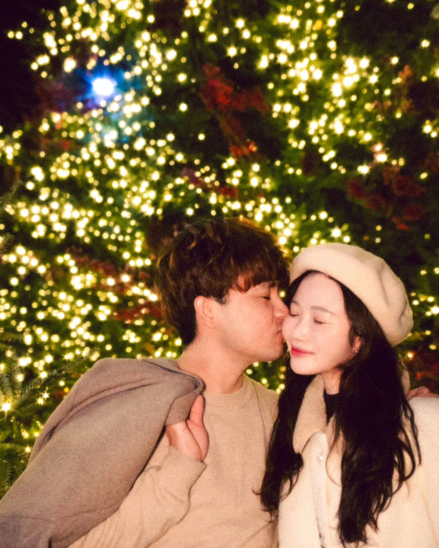 ⠀⠀⠀⠀⠀ ⠀⠀⠀
2년전 사진 재탕
트리사진 끊임없이 올려버리기🎄
⠀⠀⠀⠀⠀ ⠀⠀⠀