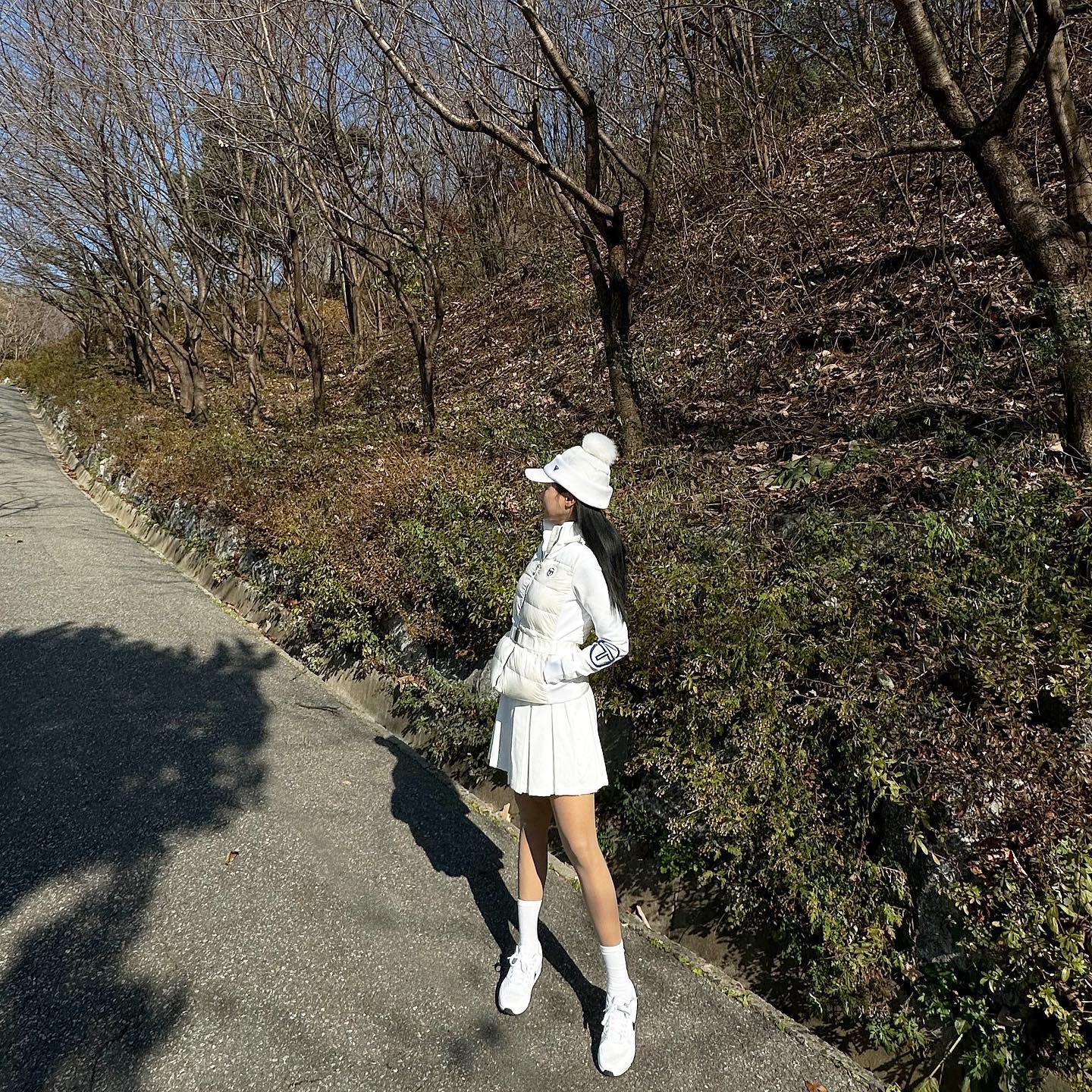 이쁜 옷 더 입고 골프 나가고 싶은데 왜이리 춥ㄴㅑ규어..🥹
내맘에 쏙든 세르치오타키니 골프웨어🫶✨💘

#골프패션 #세르지오타키니 #골프치는여자 #골린이
#sergiotacchini #golf
