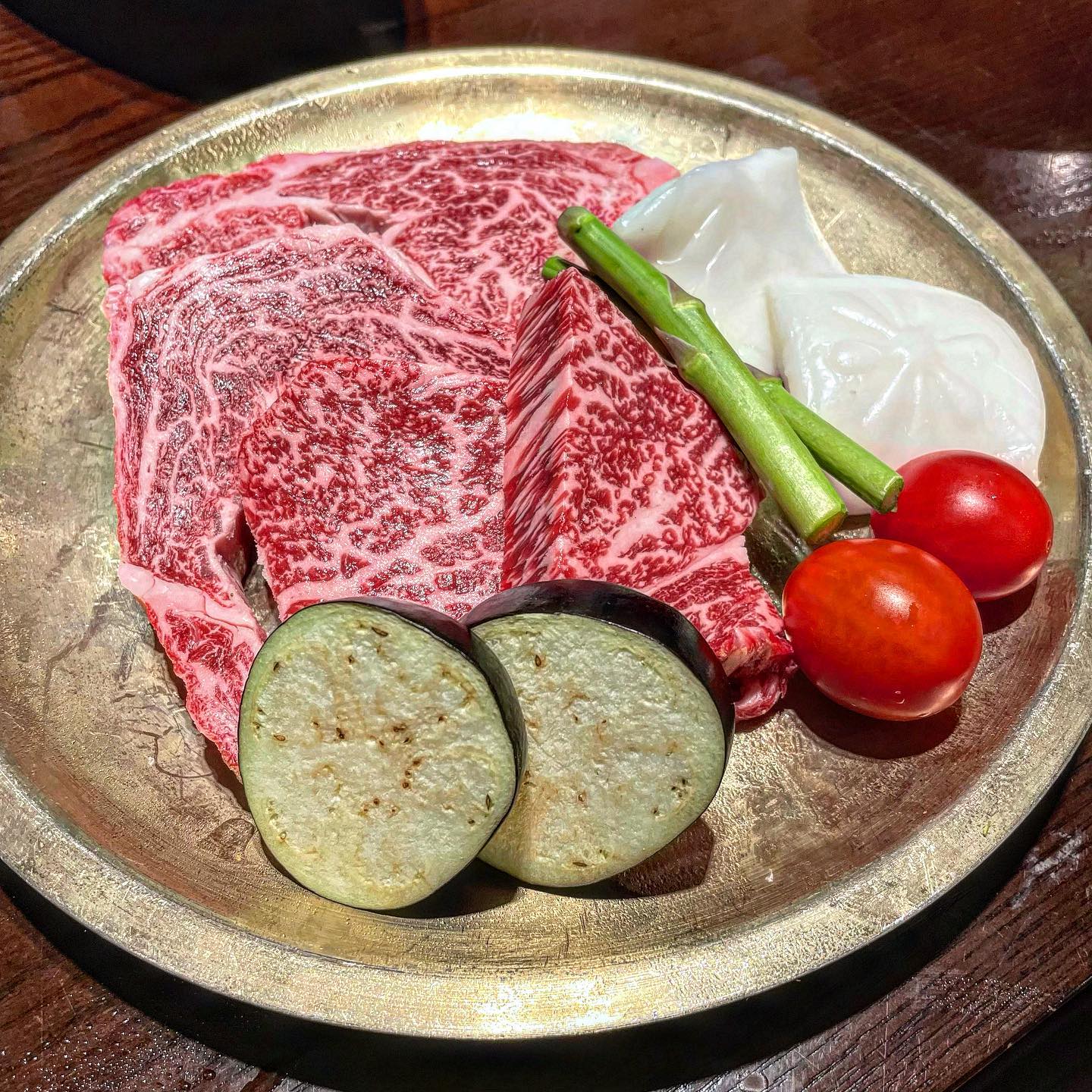 #또리먹방 #영남식육식당 
 
아빠 환갑생신이셔서
방문한 영남식육식당
월요일인데도 불구하고
사람이 넘쳐흘러요,,

소고기 맛집은 다들 아실텐데
룸예약하면 방에서
생신파티하면 분위기도 쵝오

오븟하게 가족들끼리 잔치했어요🫶🏻

#환갑생신 #환갑케이크 #환갑용돈 #반전용돈 #반전용돈풍선 #안락동소고기 #소고기맛집 #안락동환갑 #아빠생신 #아빠환갑 #안락동맛집 #동래맛집