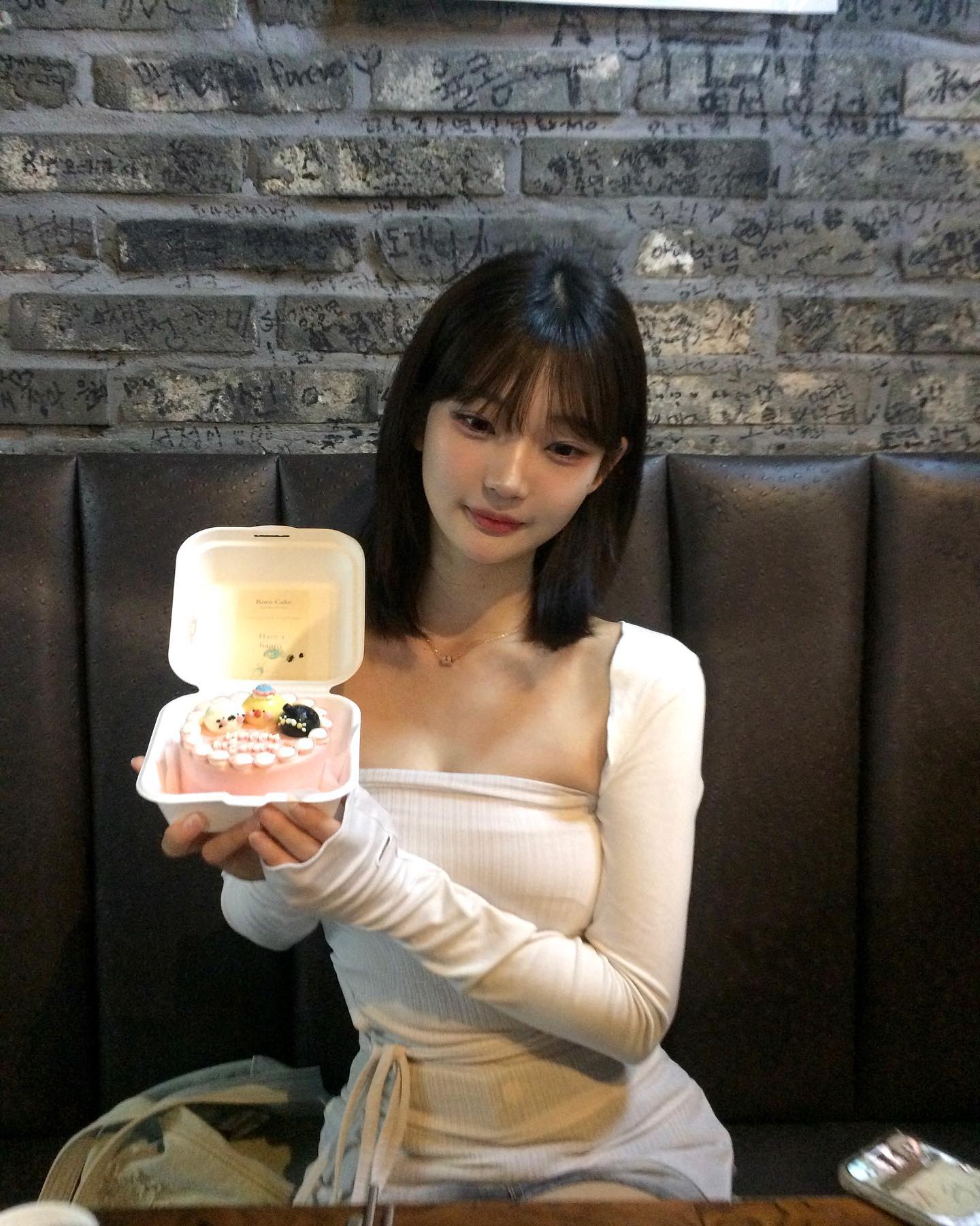 여자의 생일은 일주일.