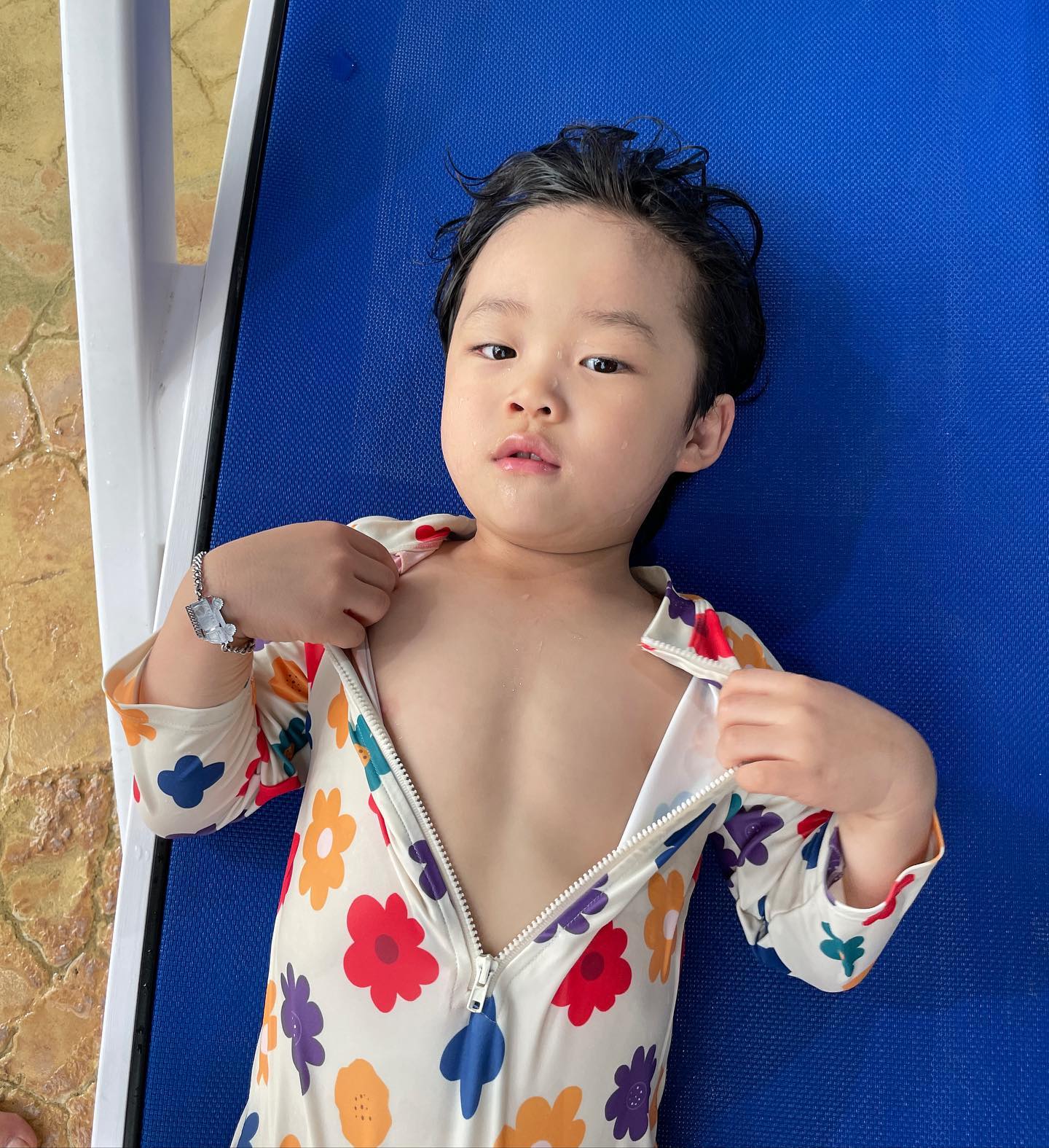 내 연하남..쫀멋🩷
은제 이러케 컸니 이제 핑크 입히면 안되는거니
#아들바보#도치맘
#제주신화월드#률이네제주