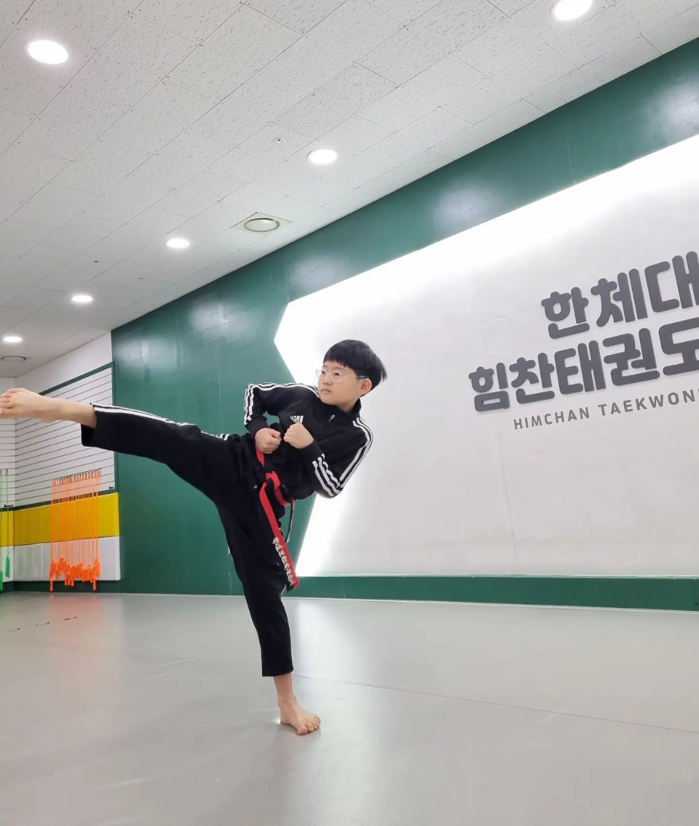 우리집 귀염둥이
이번주 국기원 잘해보자
아직도 업혀다니는 애기막내인데
뭐라고 이제 2학년 이라고
세월이여...
-
#예비2학년 
#초등형아
