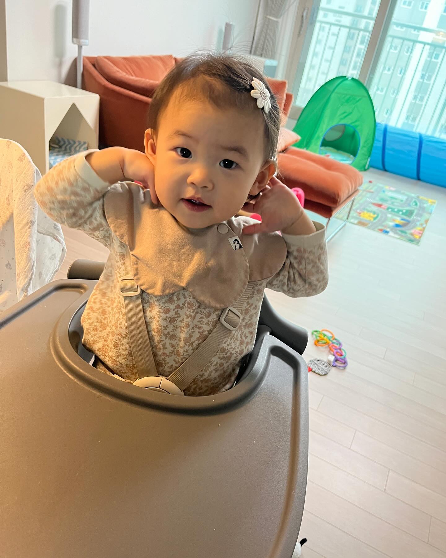 #401일아기 

요즘 점점 딸스러워지는 서하🤭
아 예뻐♥️💜♥️💜♥️💜♥️