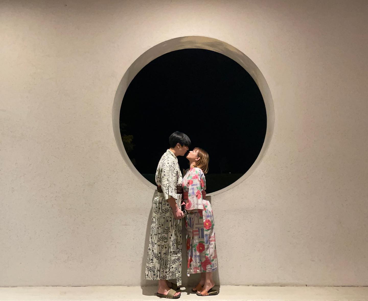 👩‍❤️‍💋‍👨