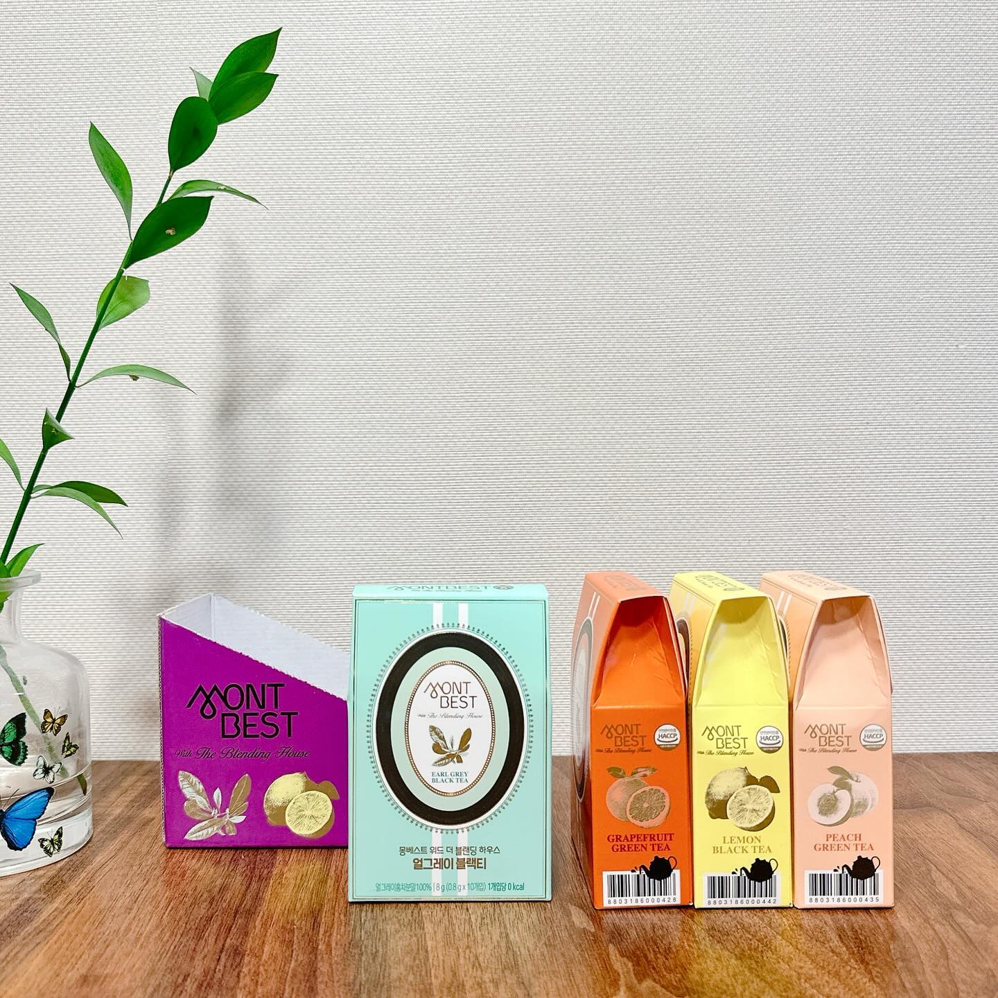 #할인구매 
montbest #몽베스트티 #블랜딩티
 
매력있는 블렌딩 티에 매력을 느끼고 있는데요,
요즘 인기있는 몽베스트 위드 더 블랜딩 하우스
궁금해서 준비했는데 하나하나 넘 맘에 들어요!
 
얼그레이 블랙티와 레몬 블랙티, 복숭아 그린티,
자몽 그린티로 티 전문가가 찾아 낸 최적의 맛을
즐길 수 있는데요, 제로 슈가에 제로 칼로리라니
칼로리 부담도 없으니 편하게 마실 수 있답니다.
 
따뜻한 차로, 시원한 음료로도 즐기기 좋은데요,
차가운 물에도 잘 녹아 간편하게 준비하기에 굿!
녹차와 홍차의 맛이 떫지 않고 부드러워 좋네요.
 
 
#얼그레이 #맛집 #녹차 #감성 #녹차효능 #일상 #송혜교콤부차  #홍차 #녹차카페인 #얼그레이티 #육아 #화장품 #송혜교티 #살림 #말차 #뷰티