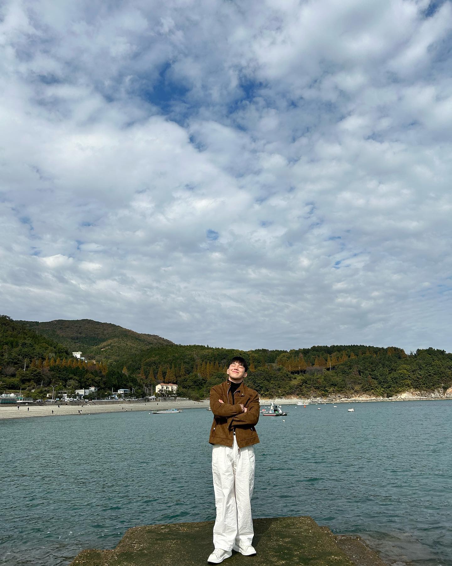 날씨 완벽 풍경 완벽 

#검은모래해변 #큰끝등대 #여수 #바다