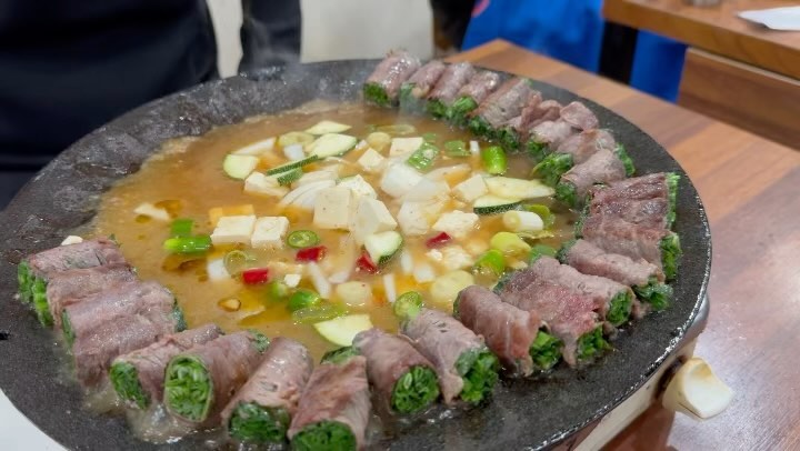 신랑님과 함께 기장 맛집 아수라!!!
소고기 등심안에 부추가 꽉꽉!!!
된장찌개 늠 얼큰하고 맛나요!!!
#기장맛집👍 #기장맛집추천 #아수라 
#소고기등심말이 #부추한가득🤭 #맛스타그램😋 #맞팔해요😘❤️ #맞팔환영💕 
#부산맛집베스트 #기장핫플 #기장식당추천 #기장가볼만한곳 #기장군 #부산#서이추환영❤️ #서이추🌸