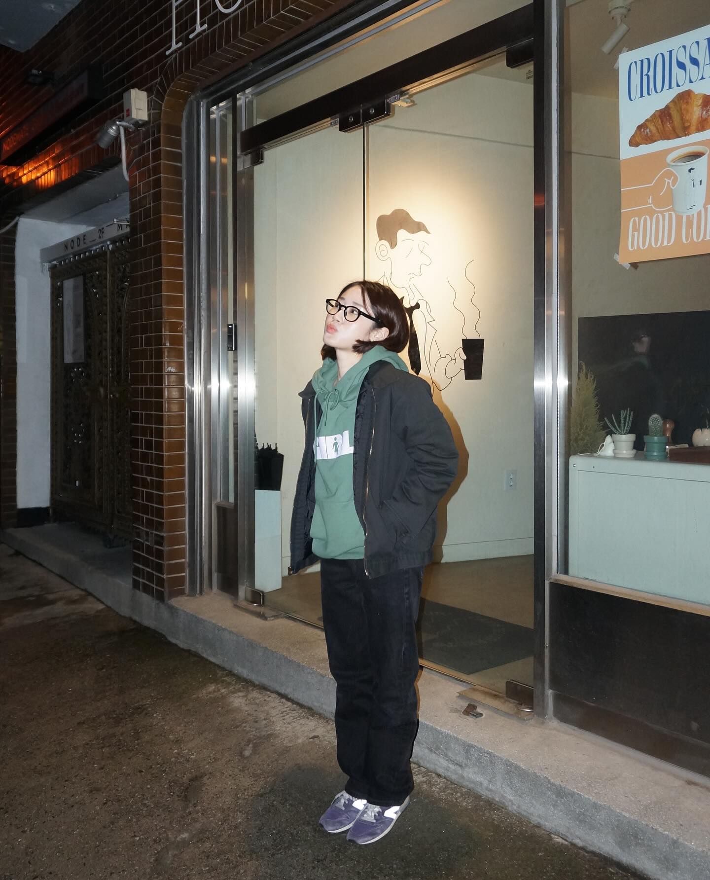 #협찬 이렇게 귀여운 girlskateboards_kr 걸스케이트보드의 오버사이즈 후드티셔츠 입으니 꿉꿉한 날씨에도 기분좋게 다닐 수 있다구요!
후드 앞판 로고 포인트 보면 여성포인트가 딱 있어주니까 귀여움은 배로.. ♡

논기모라서 사계절내내 입을 수 있고 칼라가 진짜 너무 예뻐요 ㅎㅎ 

#걸스케이트보드 #girlskateboards #후드티 #여자후드티 #후드티추천 #후드티코디 #봄후드 #후드티셔츠 #후드티브랜드 #남녀공용후드티 #커플후드티 #캐주얼브랜드 #걸스케이트보드후드 #데일리코디 #오오티디 #신학기패션