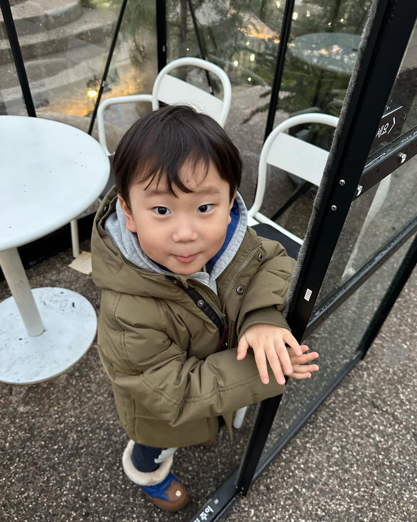 .
아빠 생신 선물도 골라볼 겸 급 김포 현대 아울렛행
아빠 선물은 못사고 아들내미꺼만 사서 왔네 🤣

#日記妌 #日記 #주말나들이 #김포아울렛 #김포현대아울렛