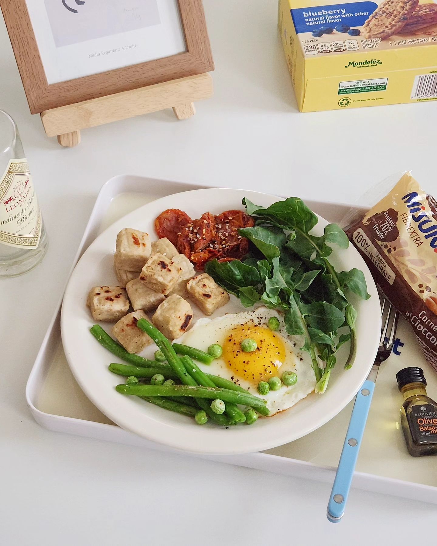 𖤐 

샐러드 토핑이나, 밥 반찬, 브런치에도 활용하기 좋은
🐔 헬스앤뷰티 탱탱볼 갈비맛 #닭가슴살큐브 💛 

요즘은 모양, 맛 등등 닭가슴살 너무 맛있게 나오는것 
같아요 .. ♥ 탱탱볼은 그냥 먹어도 맛있지만, 소스 찍먹
하거나 아니면 아예 작게 잘라 볶음밥에 넣어도 맛있음🤤

-
#헬스앤뷰티 #닭가슴살식단 #브런치플레이트 
#브런치만들기 #유지어터식단관리
