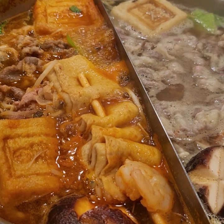 💕 순천 유유샤브 💕 

샤브샤브도 4가지 종류의 국물과

특제 소스로 맛있고

인테리어도 일본식으로 깔끔해요

태블릿 주문이라 주문할때 민망하지 않다는 점 

식당 내부자리가 4인석자리가 많고 

 6인석 자리가 2자리 정도로 별로 없어서 단체로 가실분들은 참고해주시길 바랍니당

위치  전남 순천시 왕지4길 10-16 1층