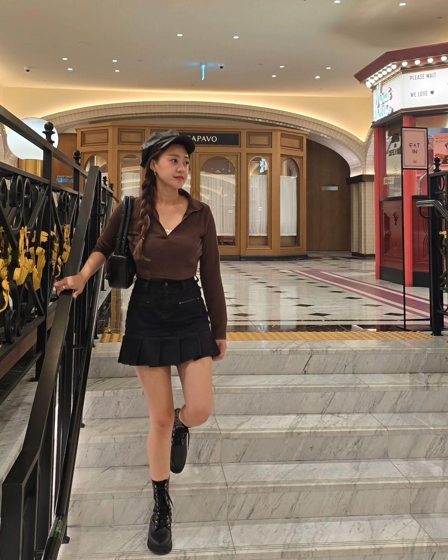 아기 등원후 신랑이 가고싶어한 하오신 데이뚜😎
평일 오픈런(보다 일찍감)했는데 사람 진짜 많아....
도산공원 핫플은 여기 다 모여있는듯🥰 
#하우스오브신세계맛집 #김수사신세계강남점 
쇼핑까지 야무지게 하원할때까지 놀다왔따💋