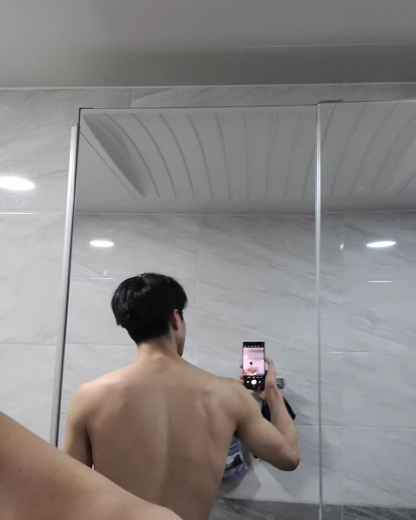 여름에 코디는
무조건 상의 #살색