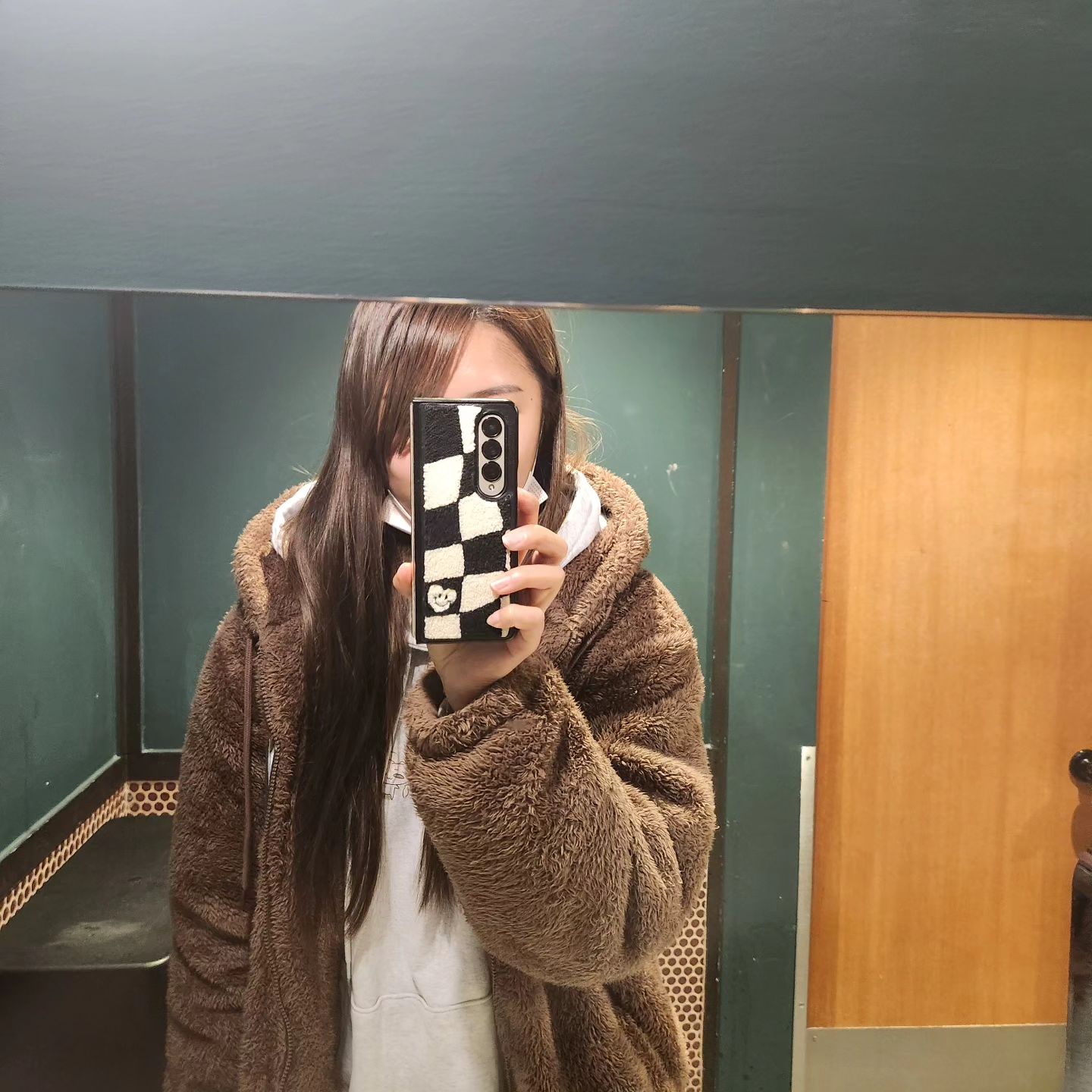 엄마랑 커플케이스 두둥 ❤️
폴드는 히든포켓이 안되서 조금 아쉽지만

다른기종은 포켓있는것도 있어 더 좋은 부클케이스♡
엄마는 그린 💚 난 블랙으로 🖤

여러가지 이쁘고 귀여운 케이스가많은 #디자인스킨 😘
#커플케이스 강추👍👍

#폰케이스 #갤럭시케이스 #아이폰케이스 #폰케이스추천